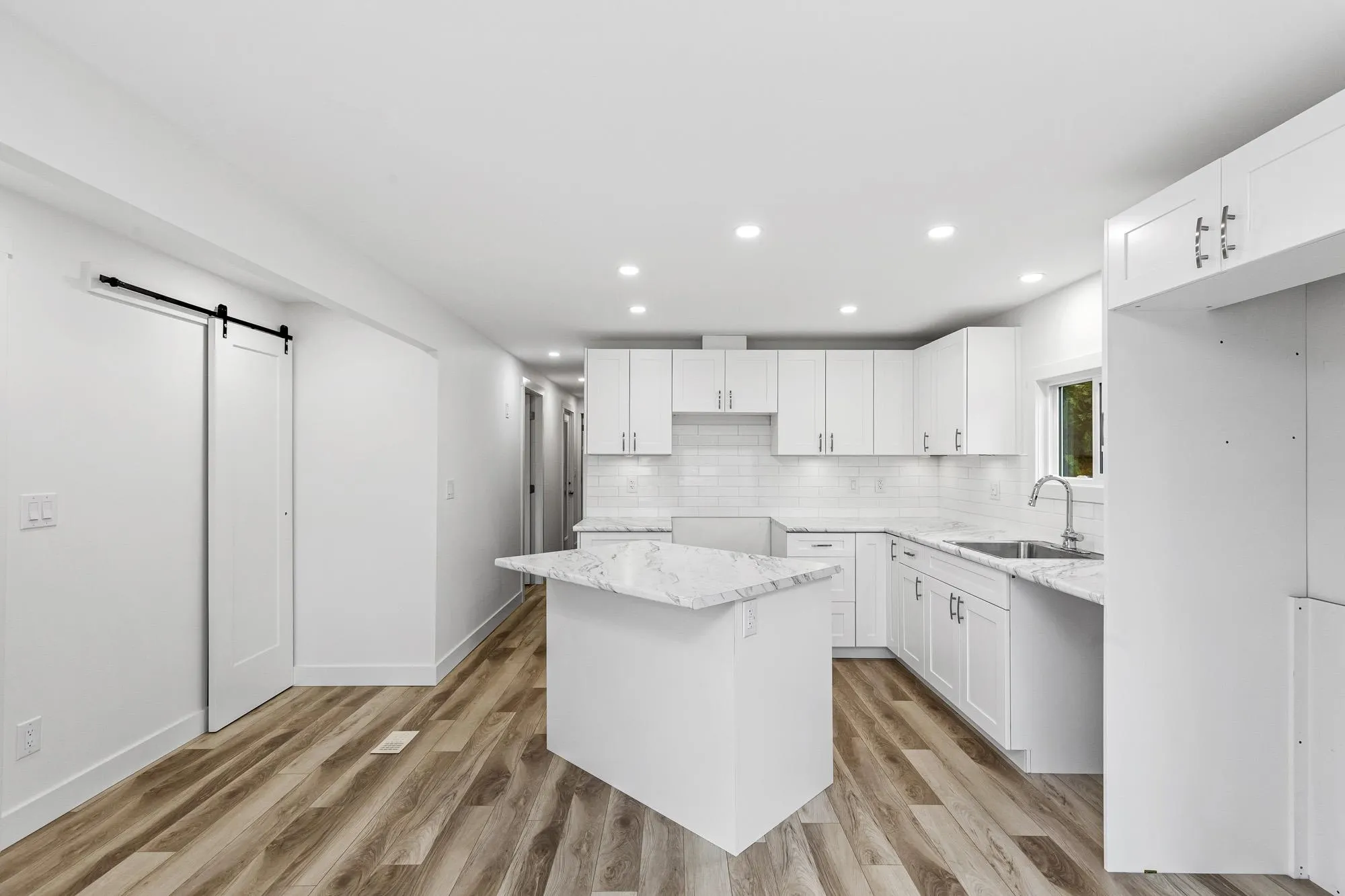 10 34519 Lougheed Highway