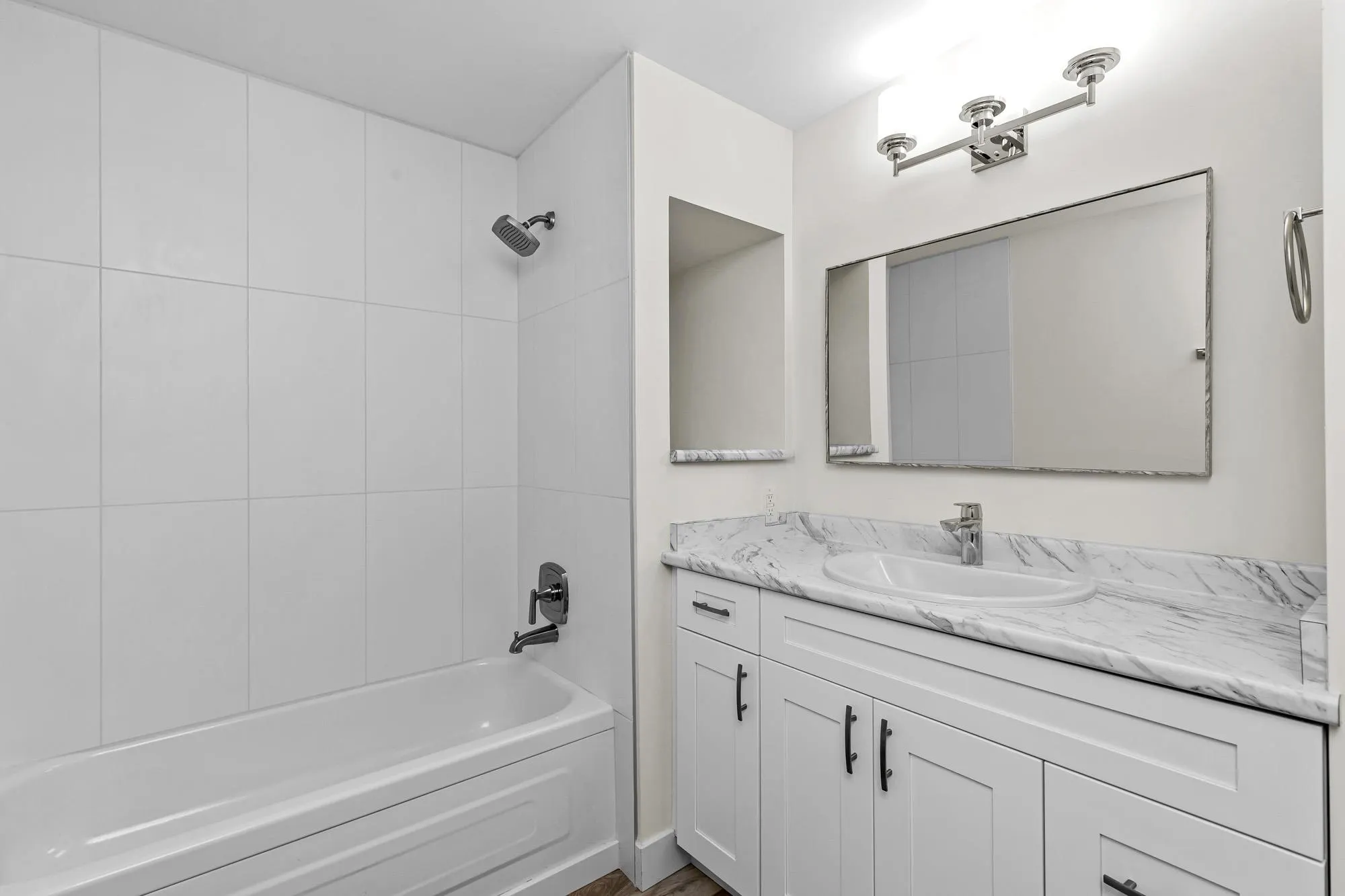 10 34519 Lougheed Highway