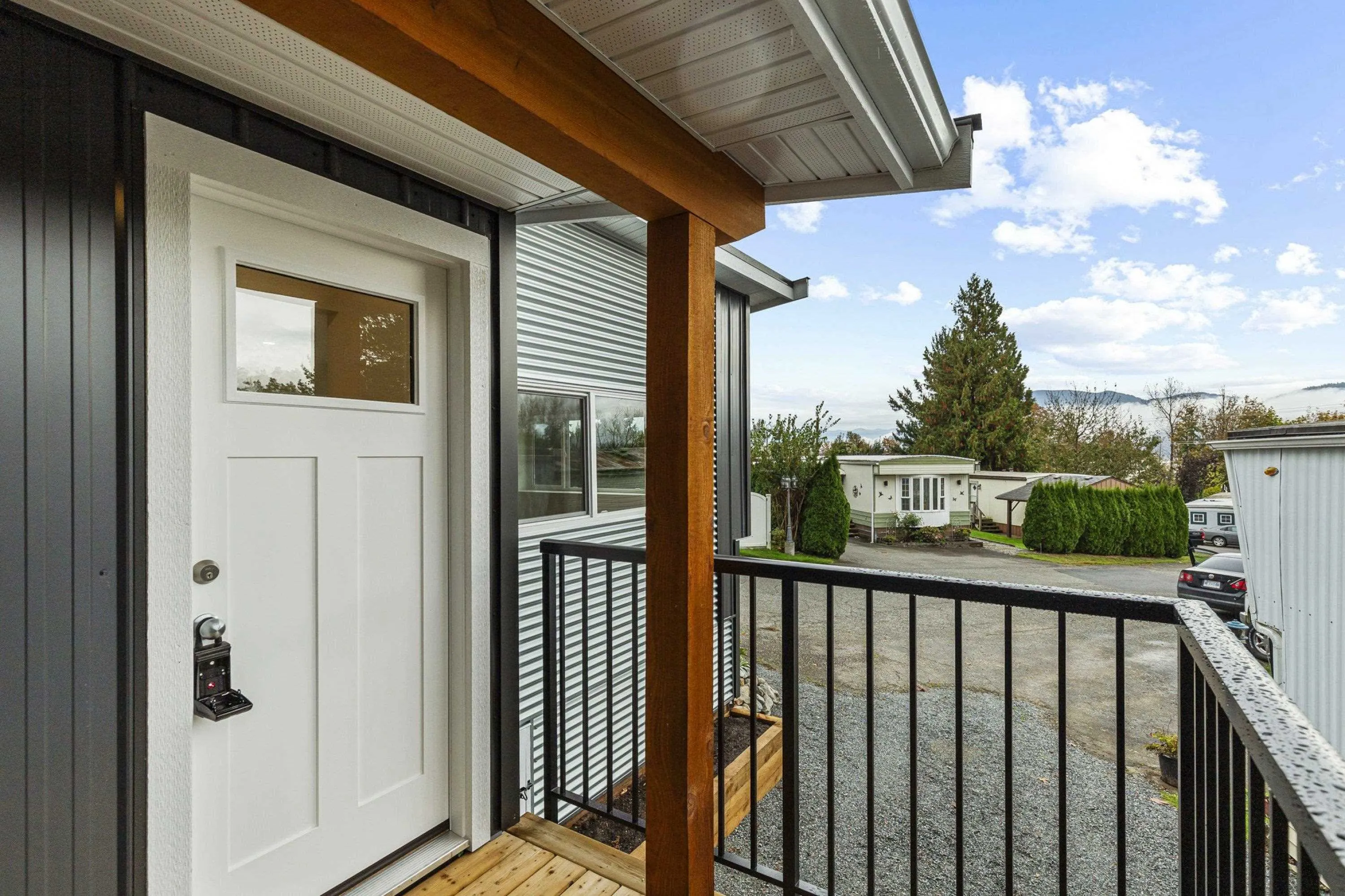 10 34519 Lougheed Highway