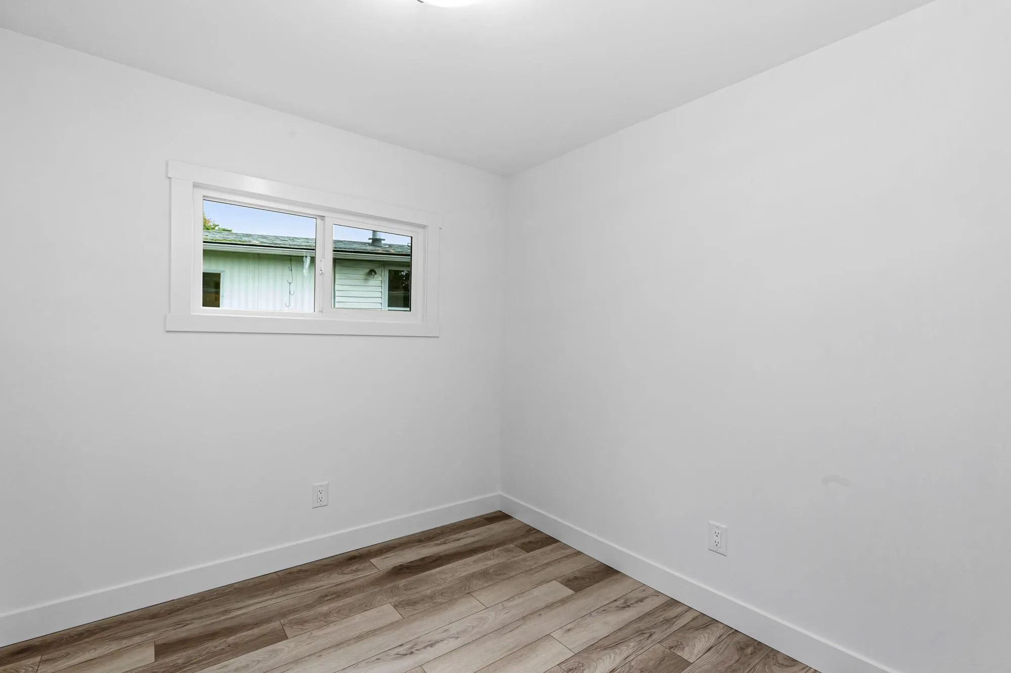 10 34519 Lougheed Highway