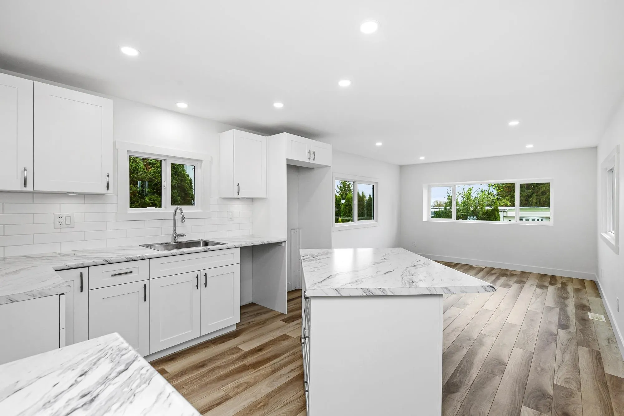 10 34519 Lougheed Highway