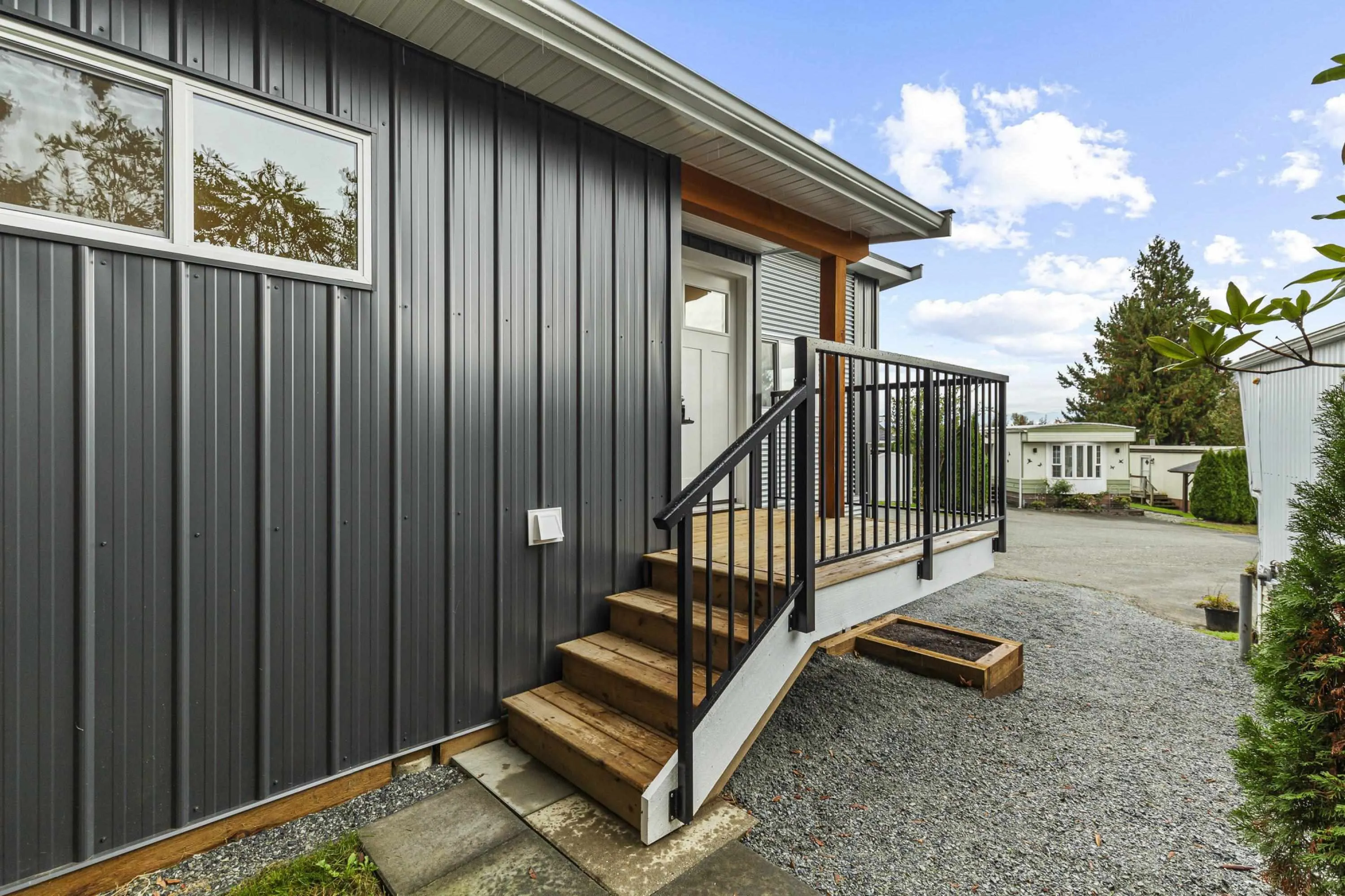 10 34519 Lougheed Highway