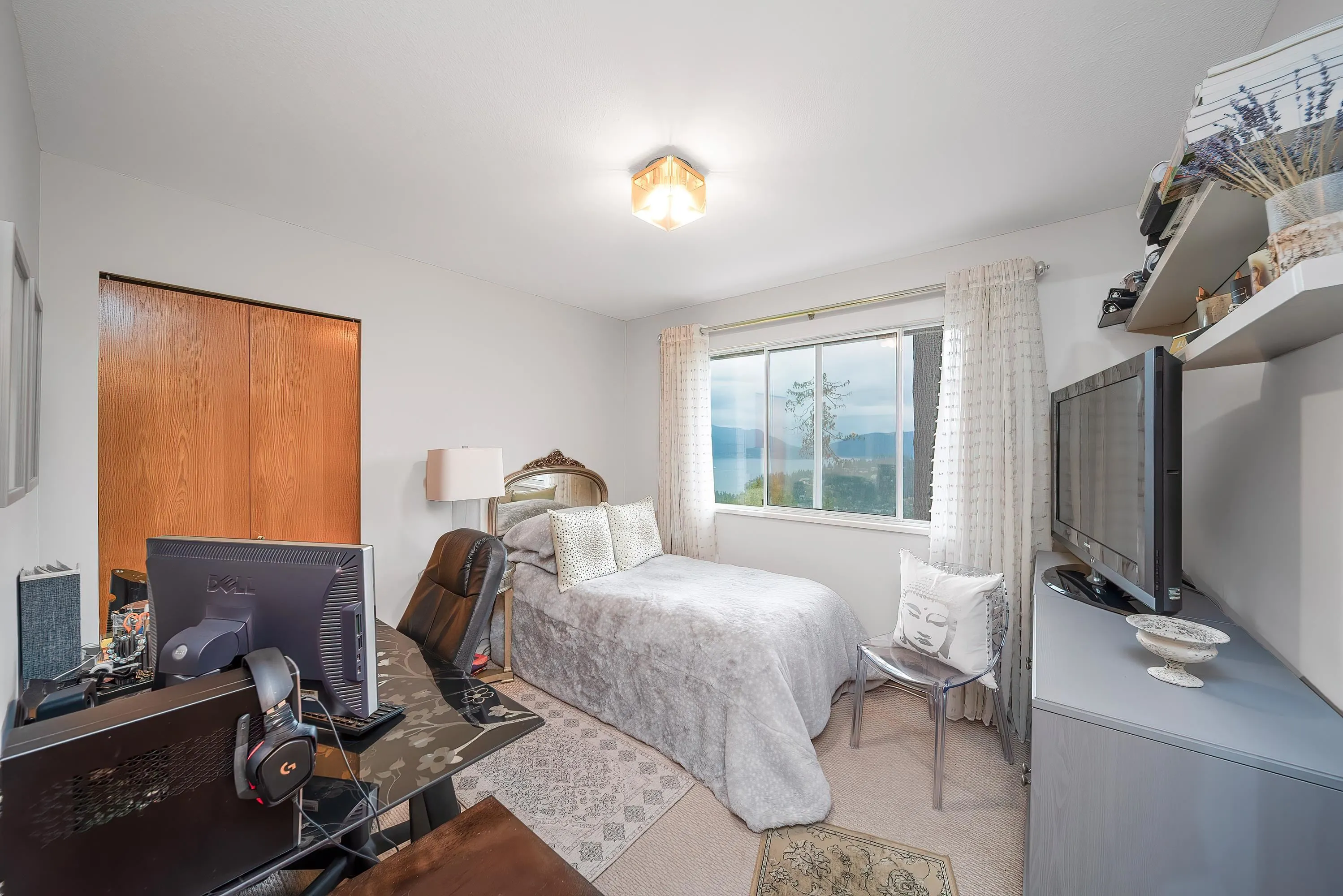 5343 Monte Bre Crescent