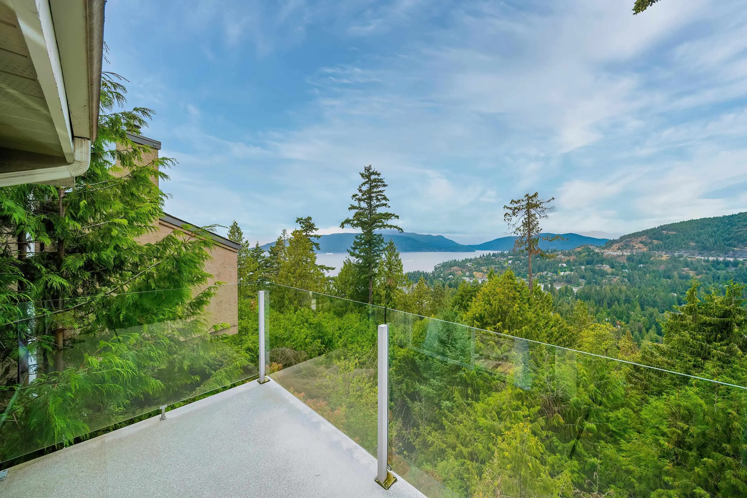 5343 Monte Bre Crescent