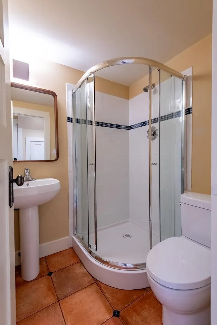 179 W 18th Avenue