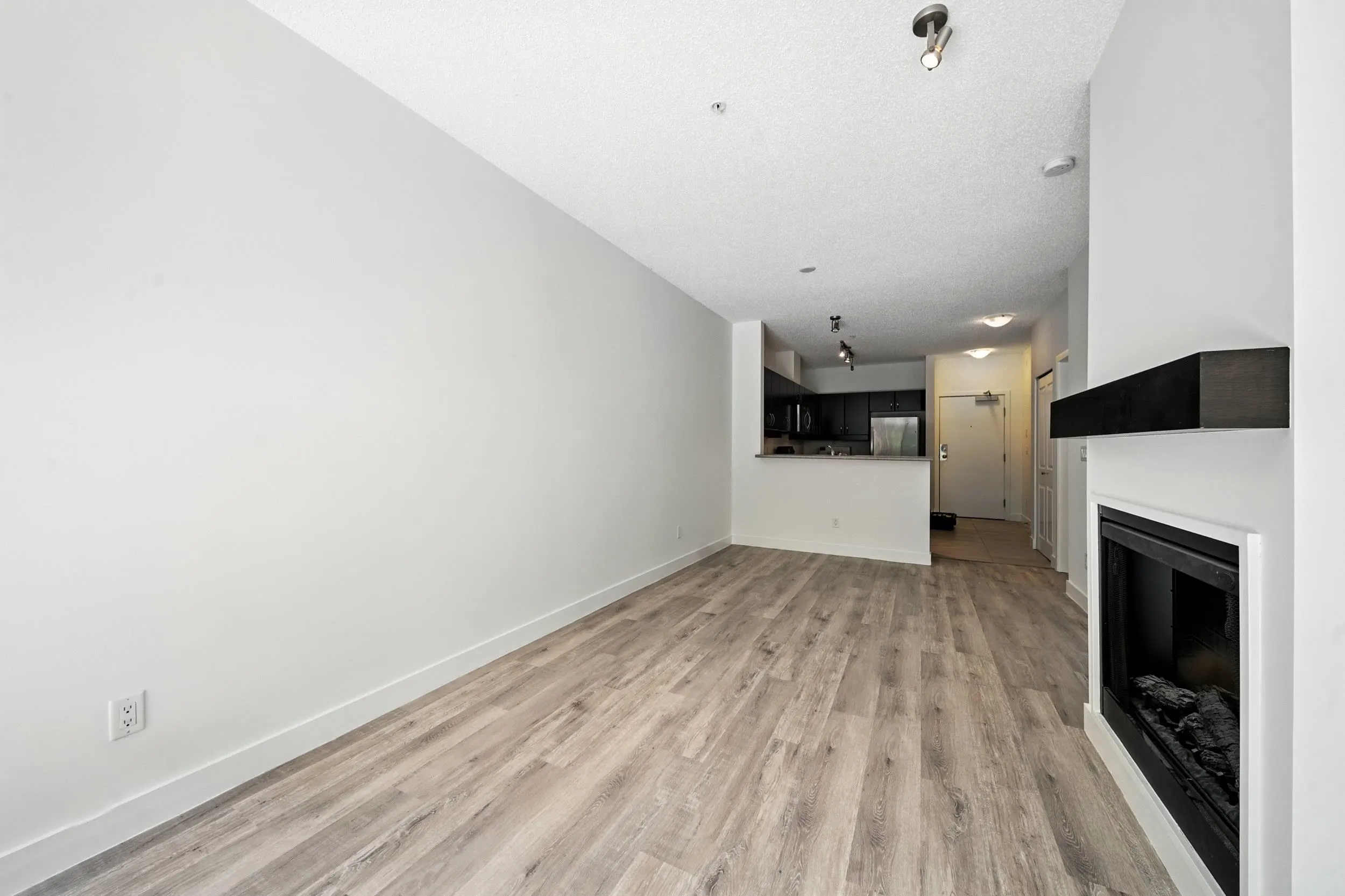 142 10838 City Parkway