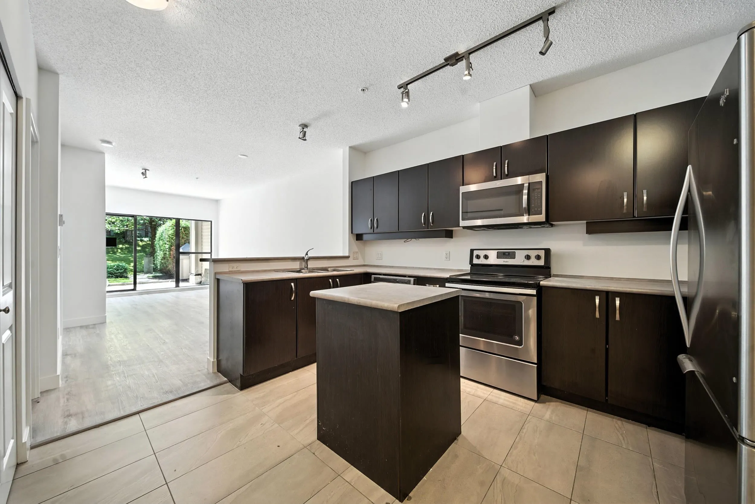 142 10838 City Parkway