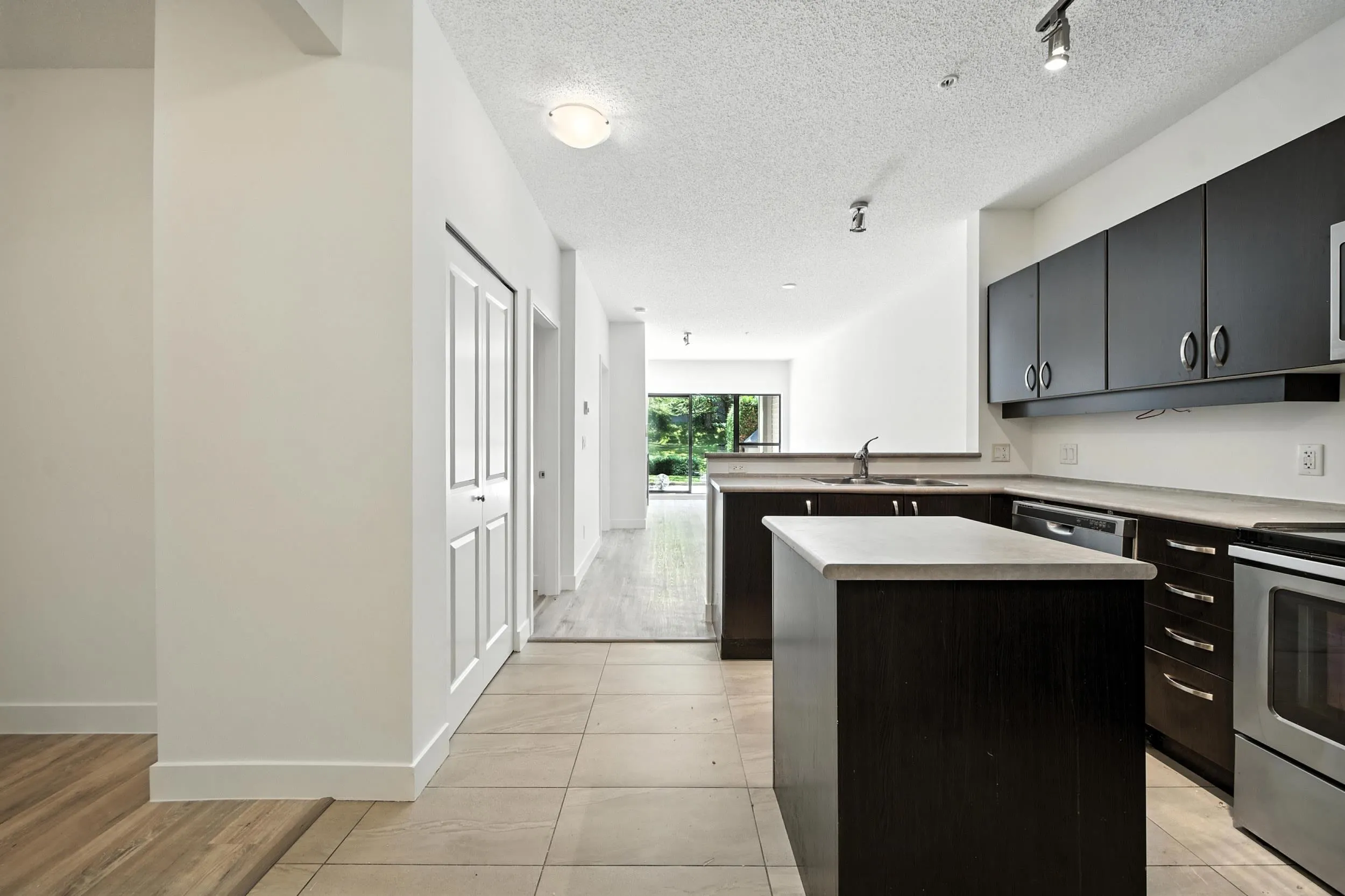 142 10838 City Parkway