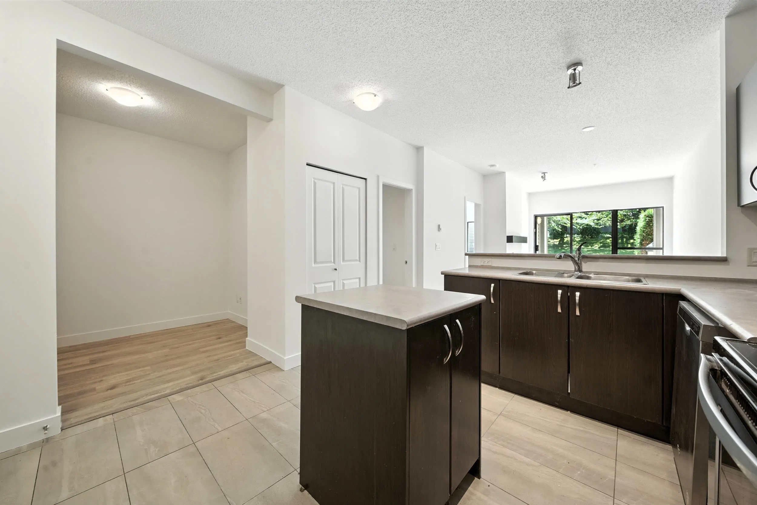 142 10838 City Parkway