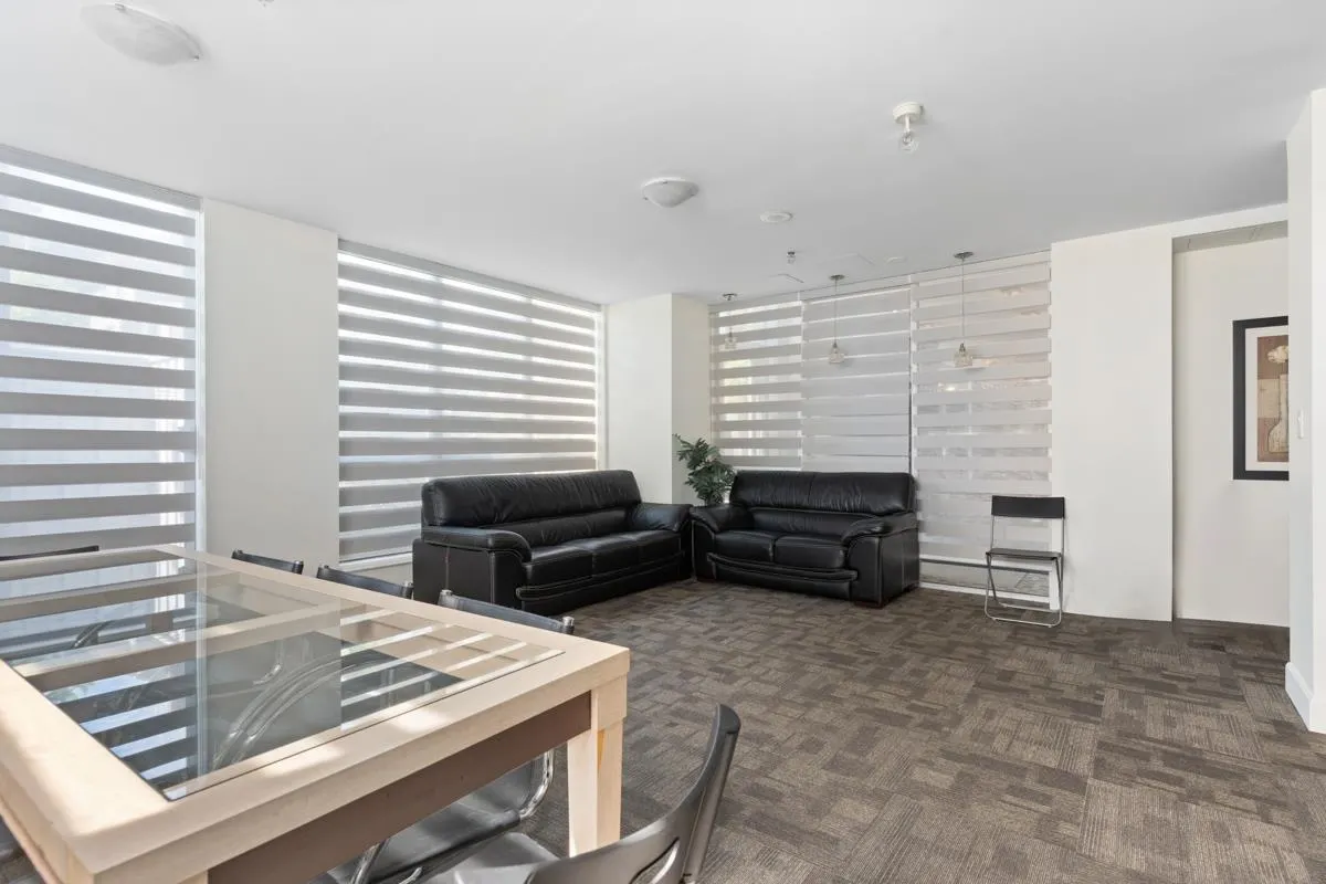 1801 850 Royal Avenue