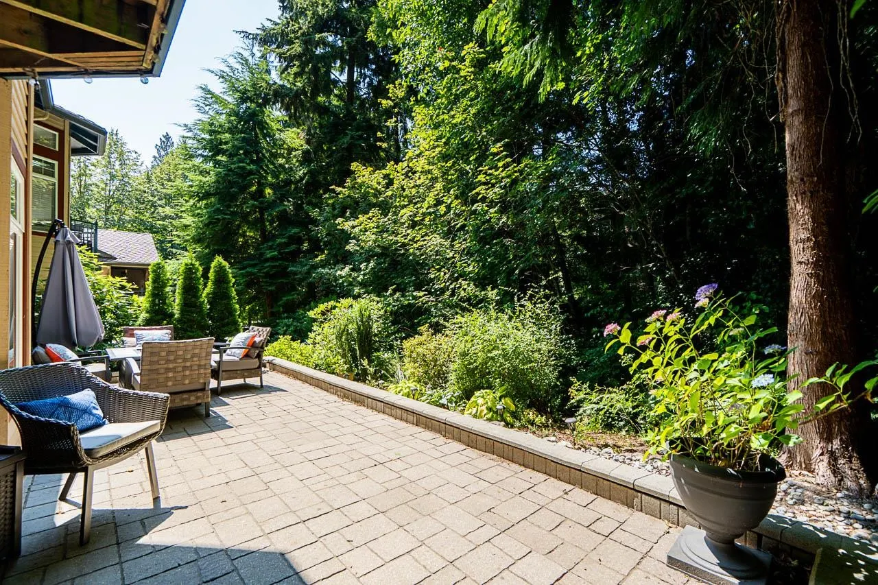 1158 Strathaven Drive