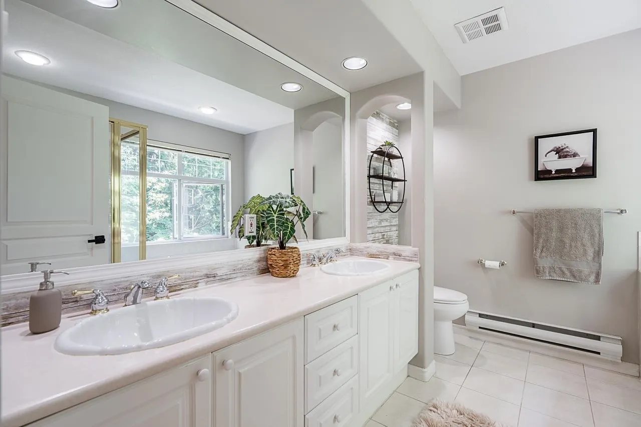 1158 Strathaven Drive