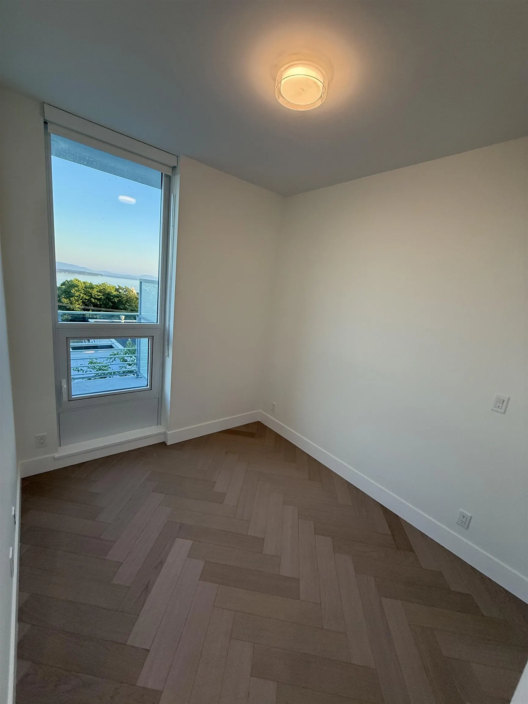 410 1342 Johnston Road