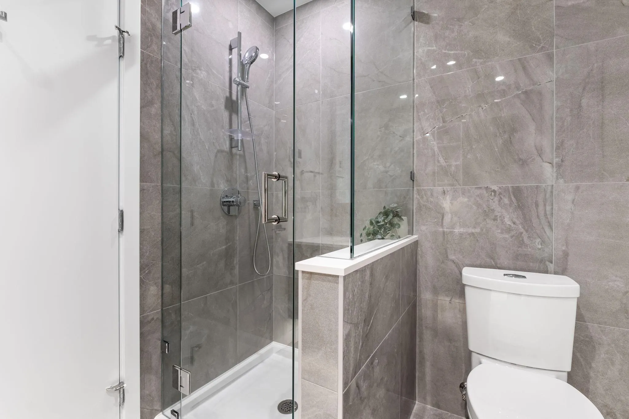 3903 680 Quayside Drive