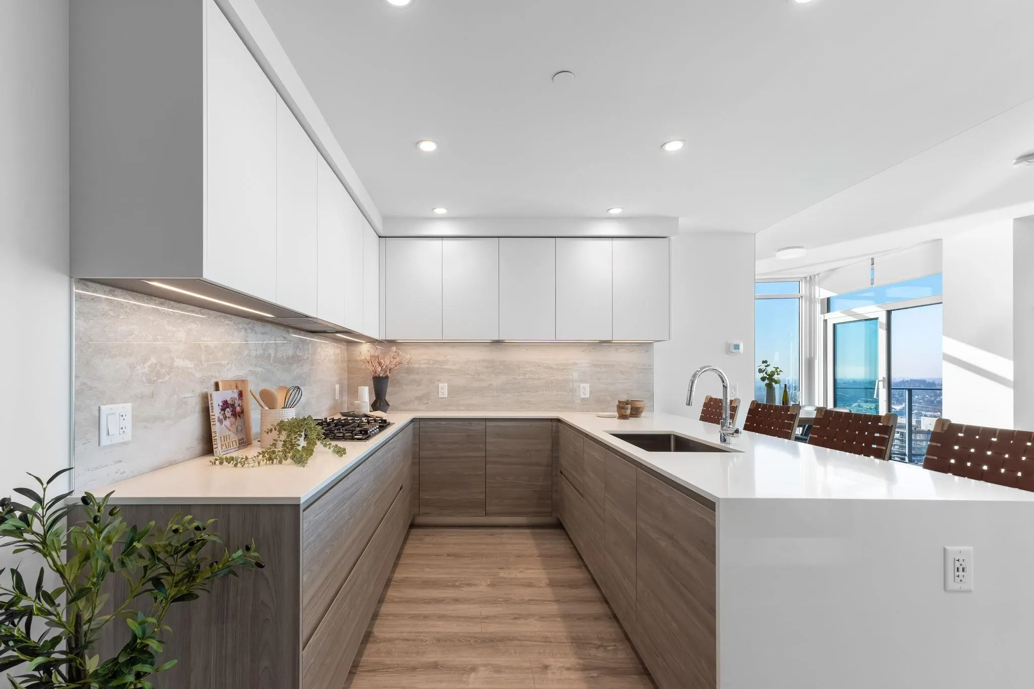 3903 680 Quayside Drive