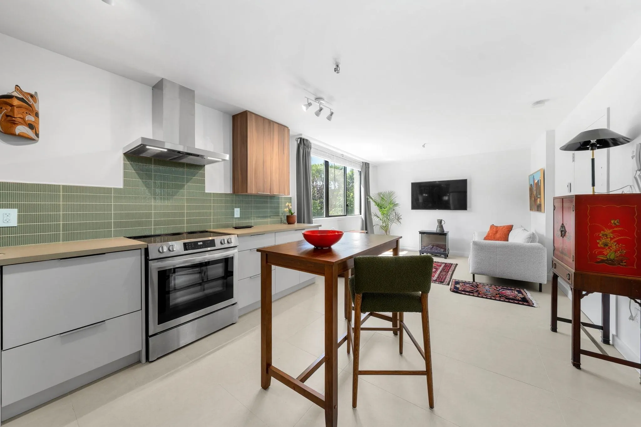 101A 460 14th Street