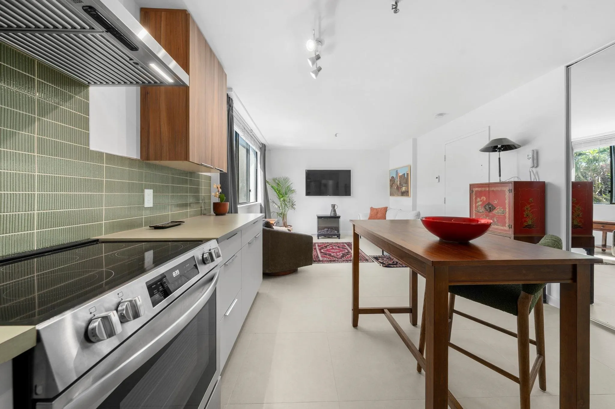 101A 460 14th Street