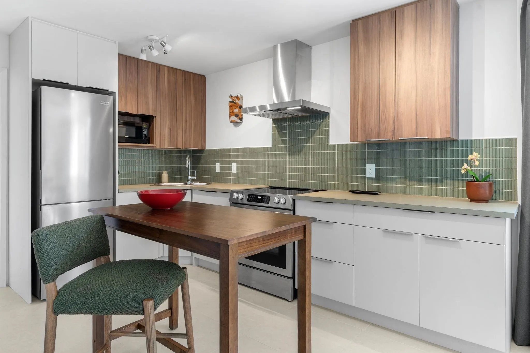 101A 460 14th Street