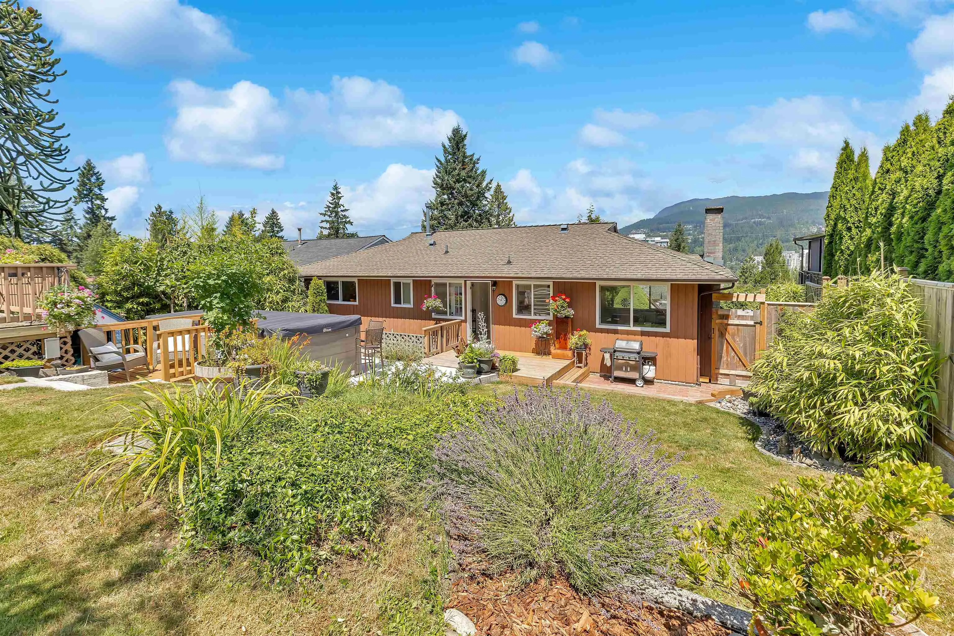3321 Viewmount Drive