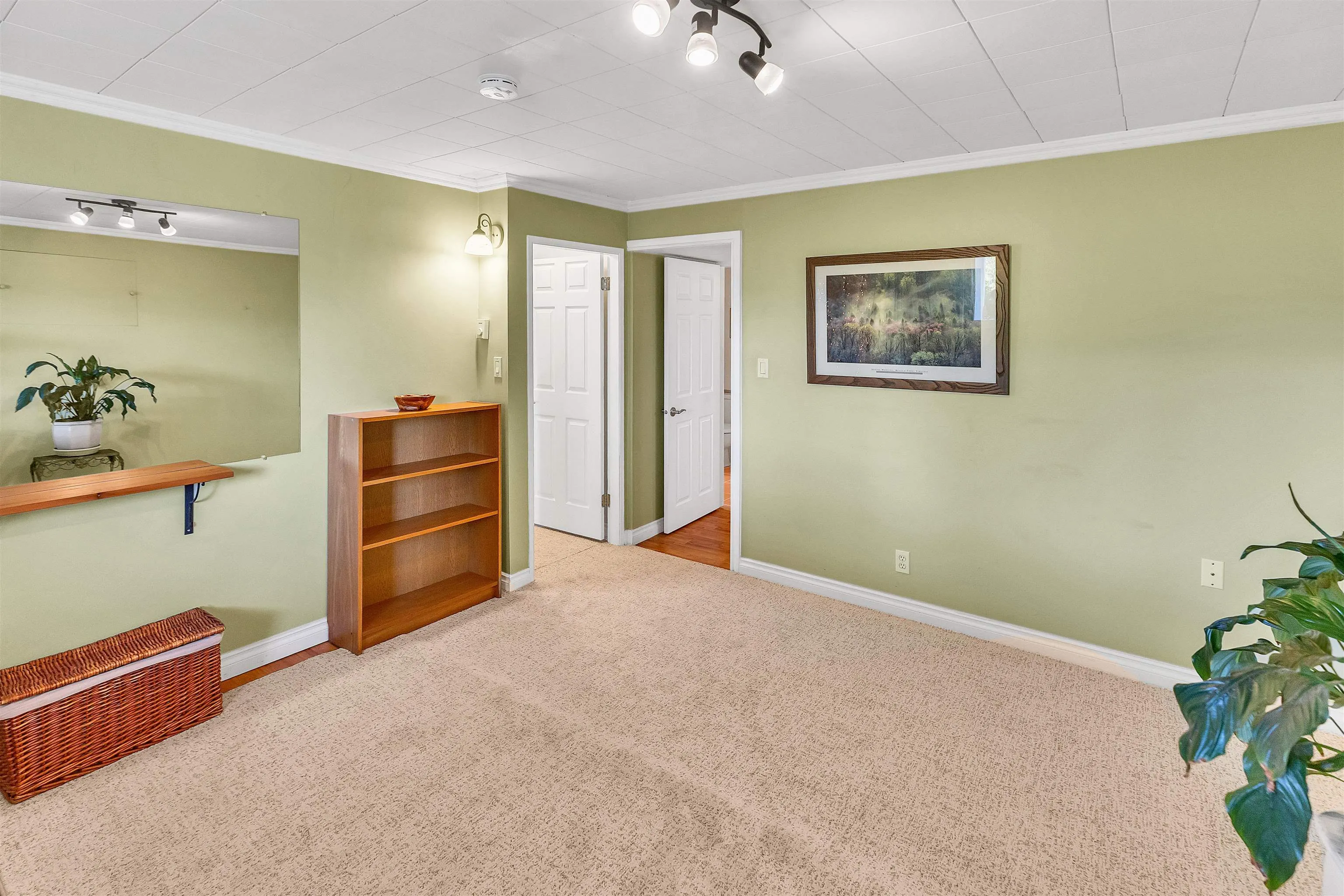 3321 Viewmount Drive