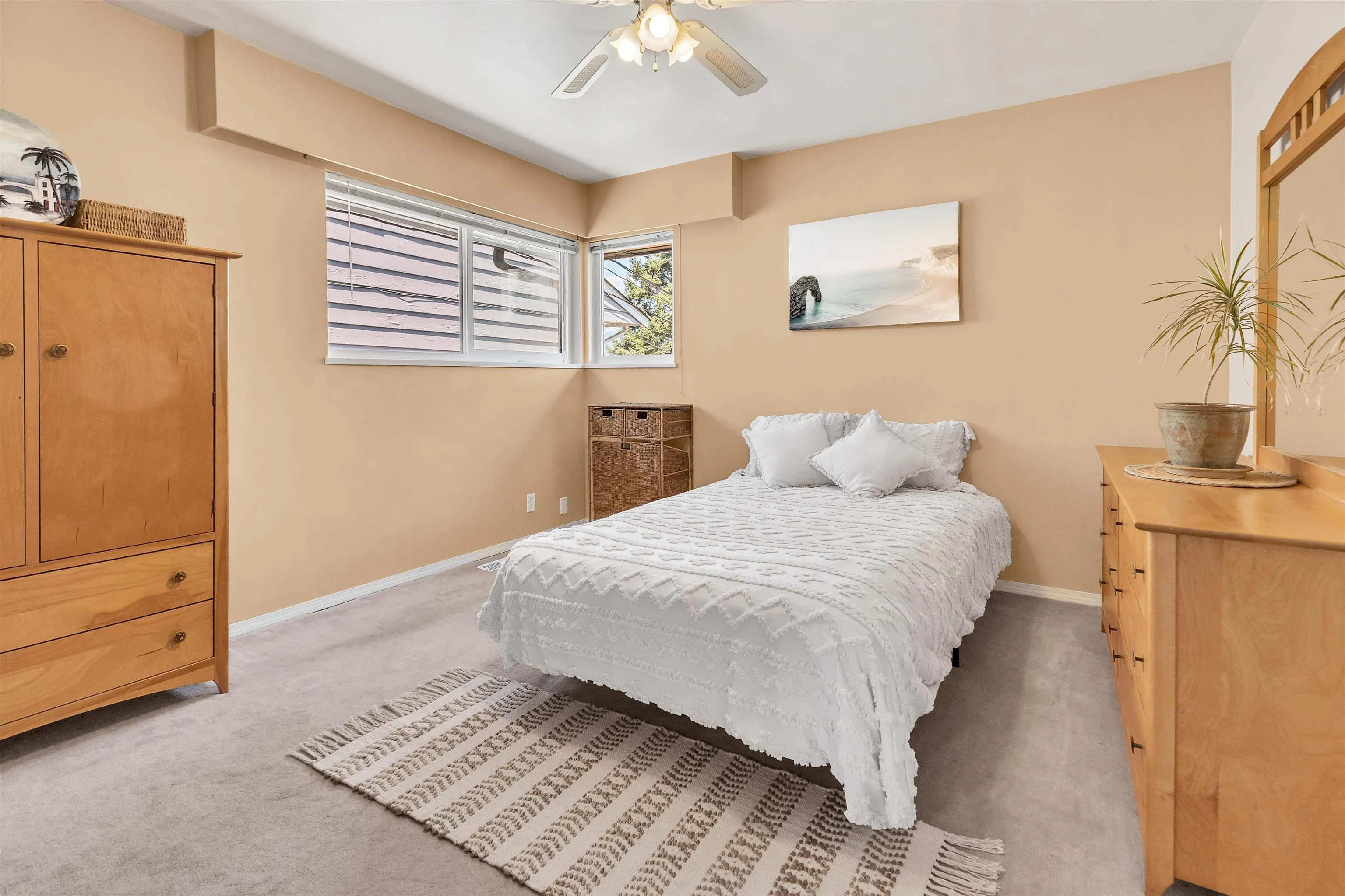 3321 Viewmount Drive