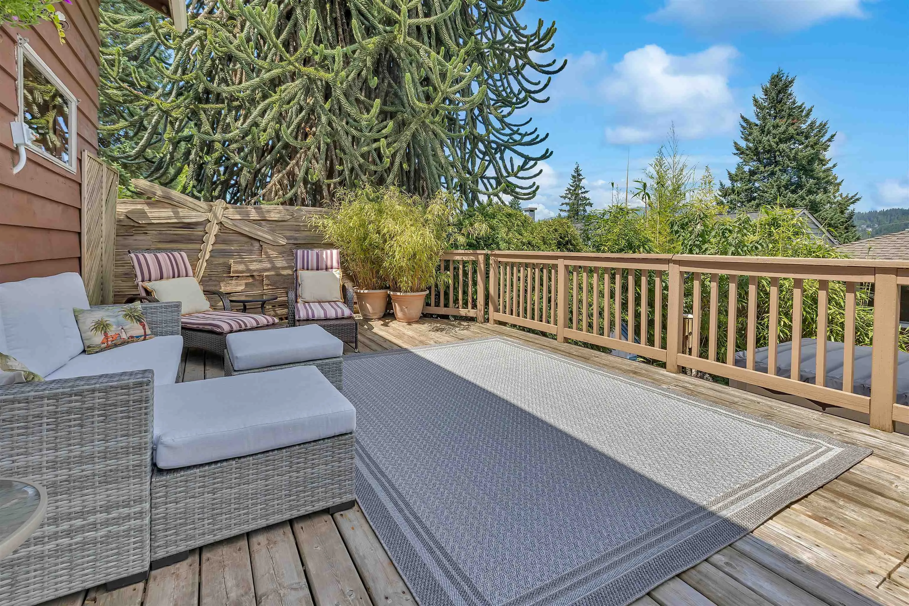 3321 Viewmount Drive