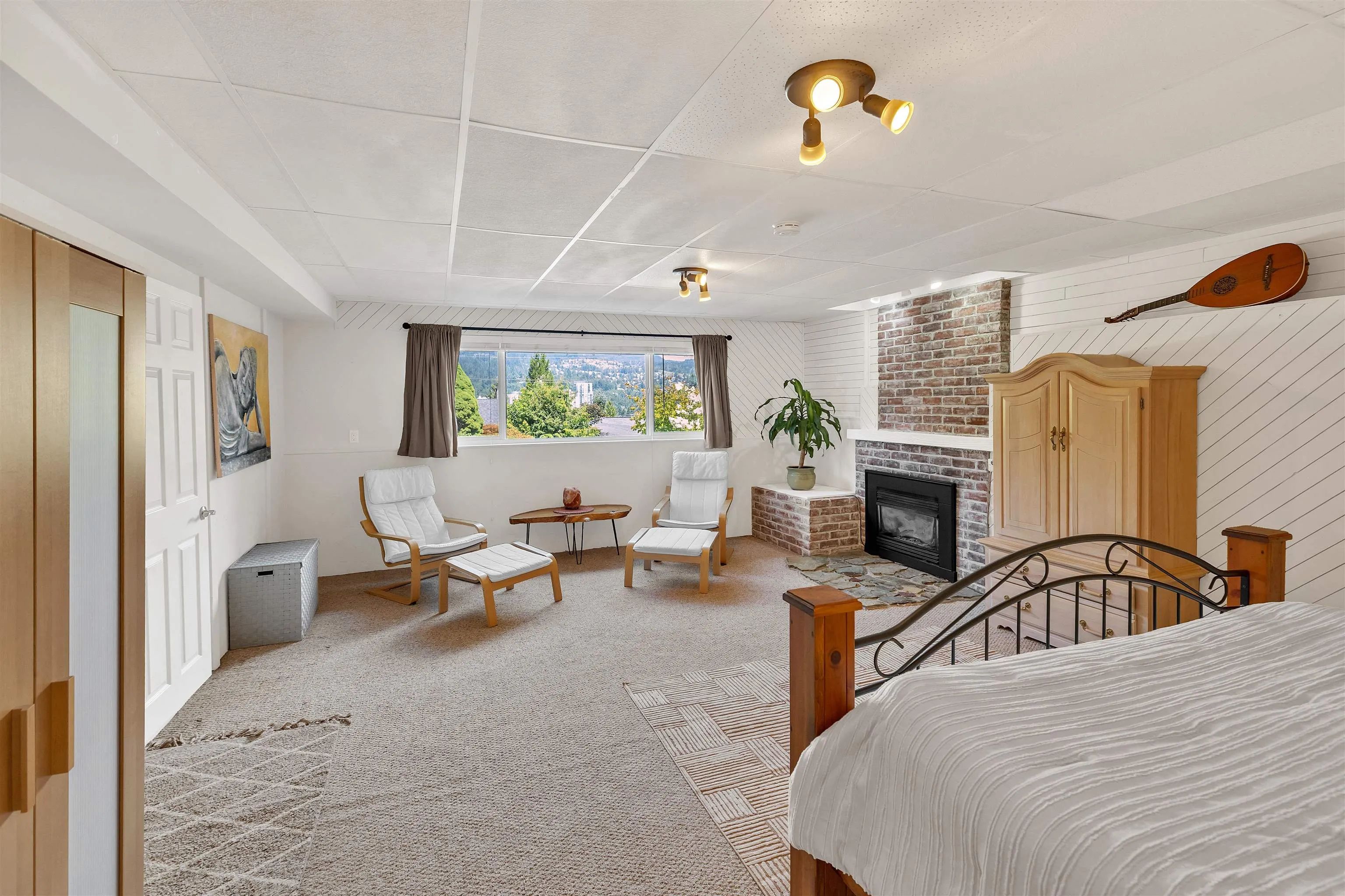 3321 Viewmount Drive