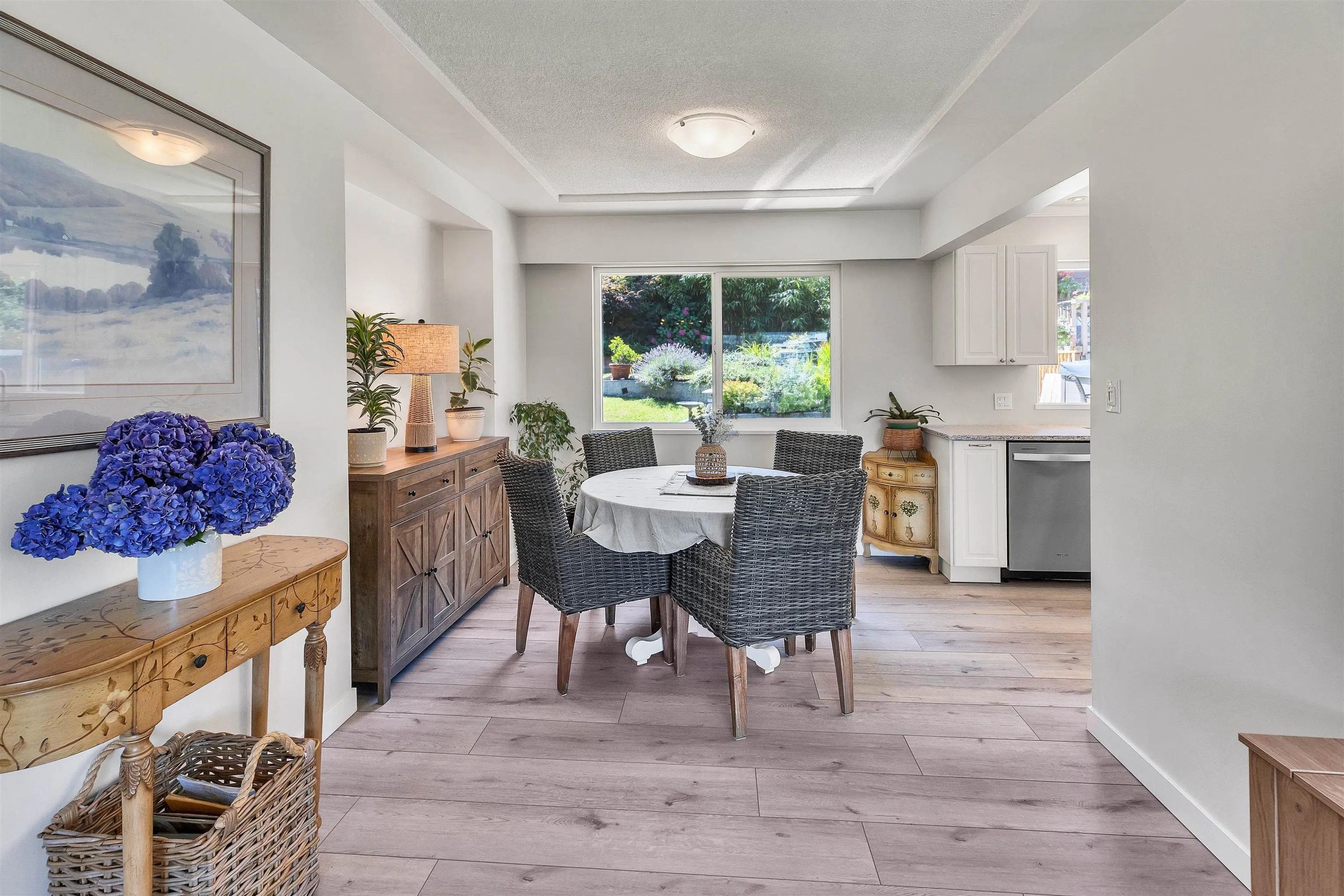 3321 Viewmount Drive