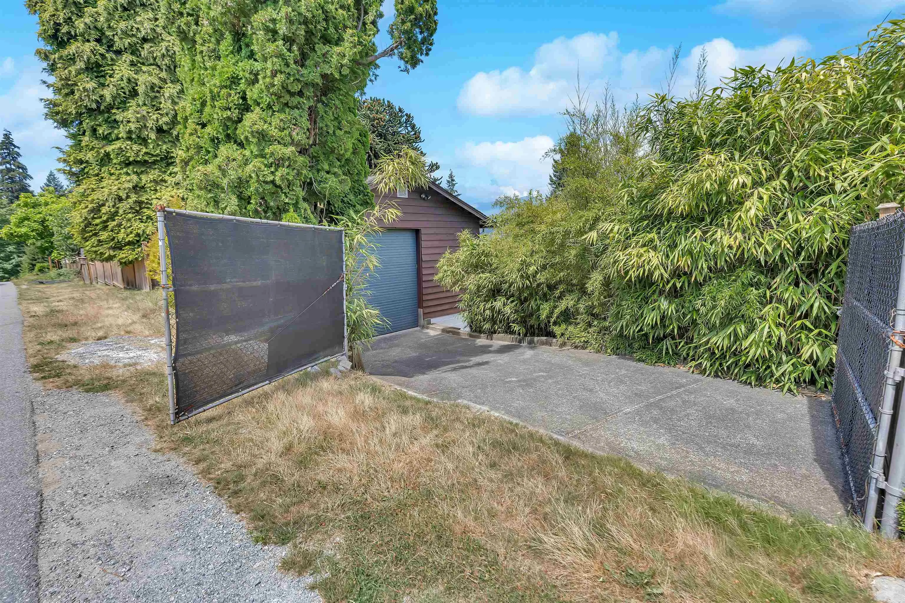 3321 Viewmount Drive