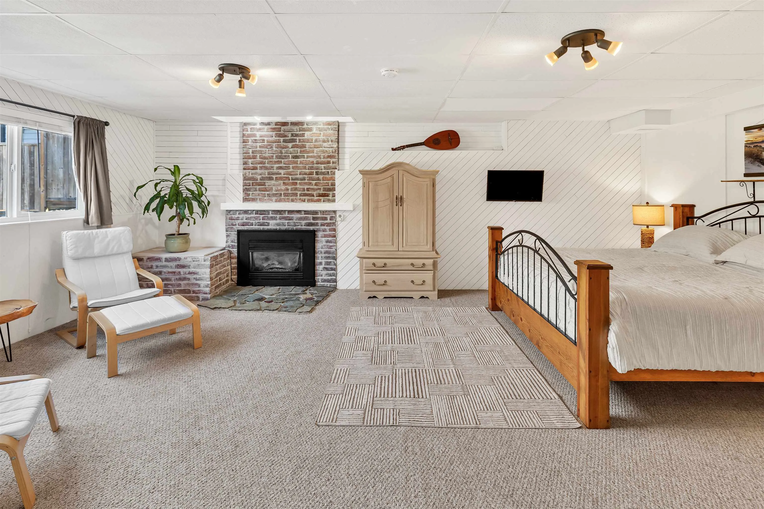 3321 Viewmount Drive
