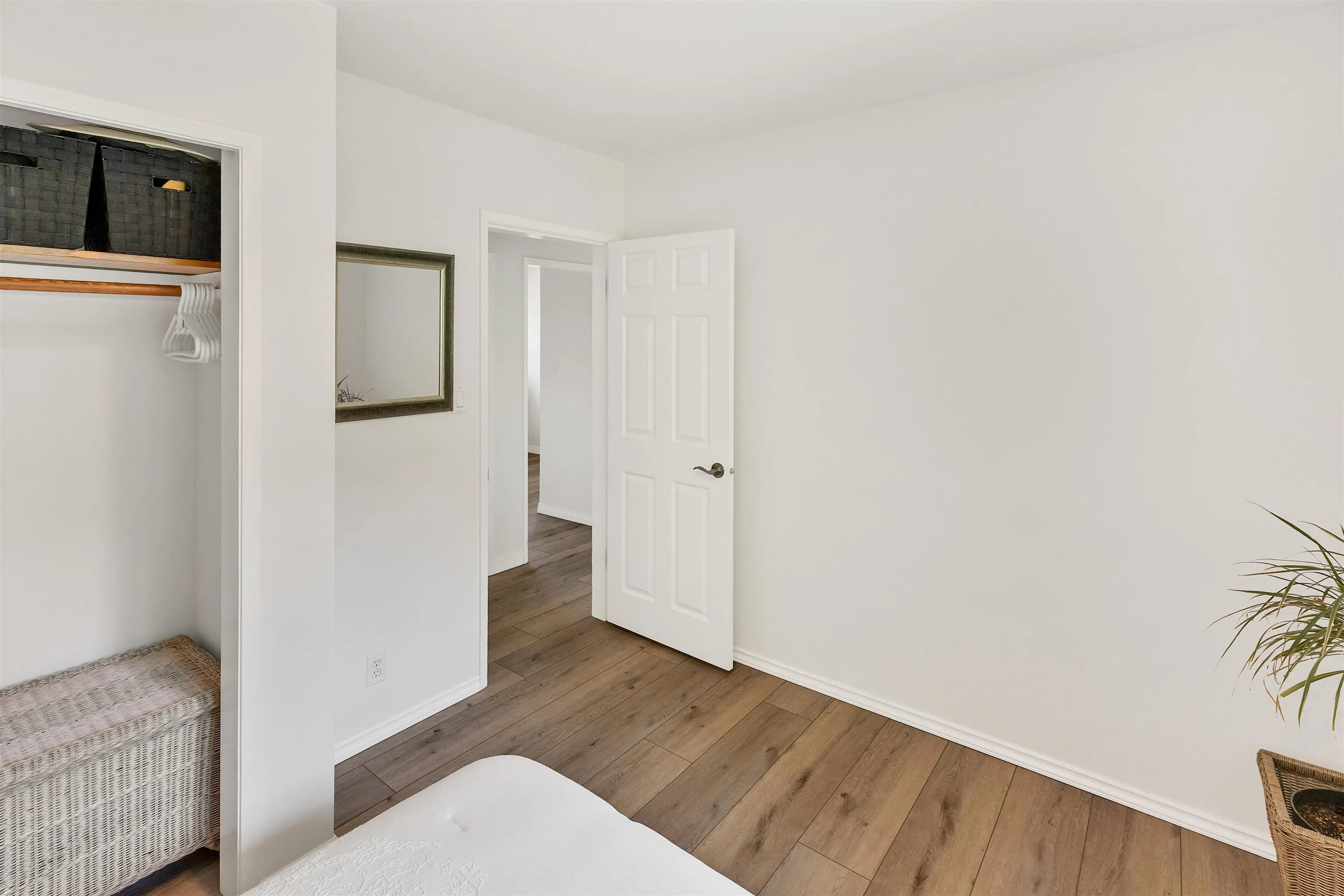 3321 Viewmount Drive