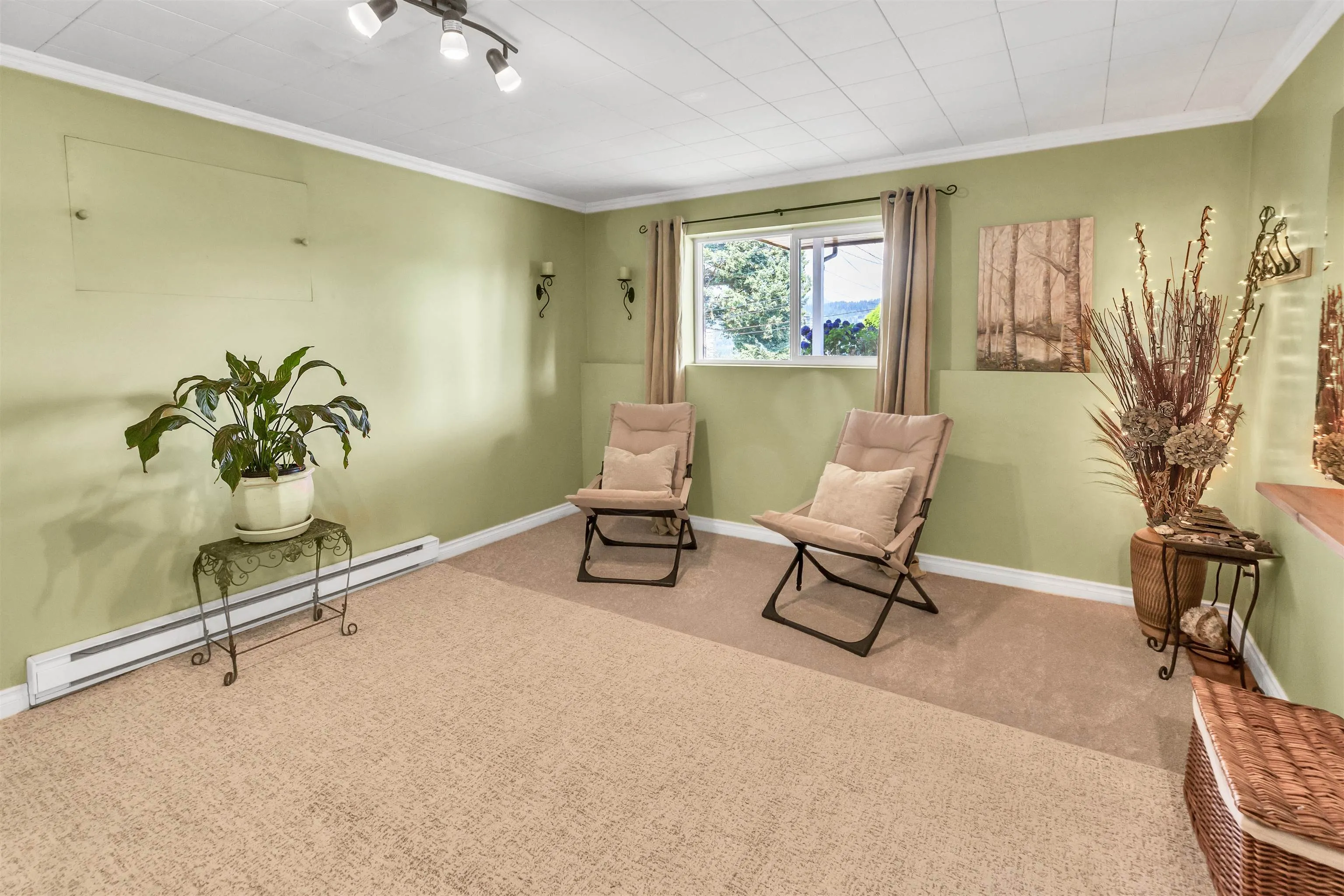 3321 Viewmount Drive