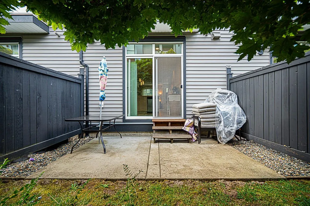 72 8570 204 Street