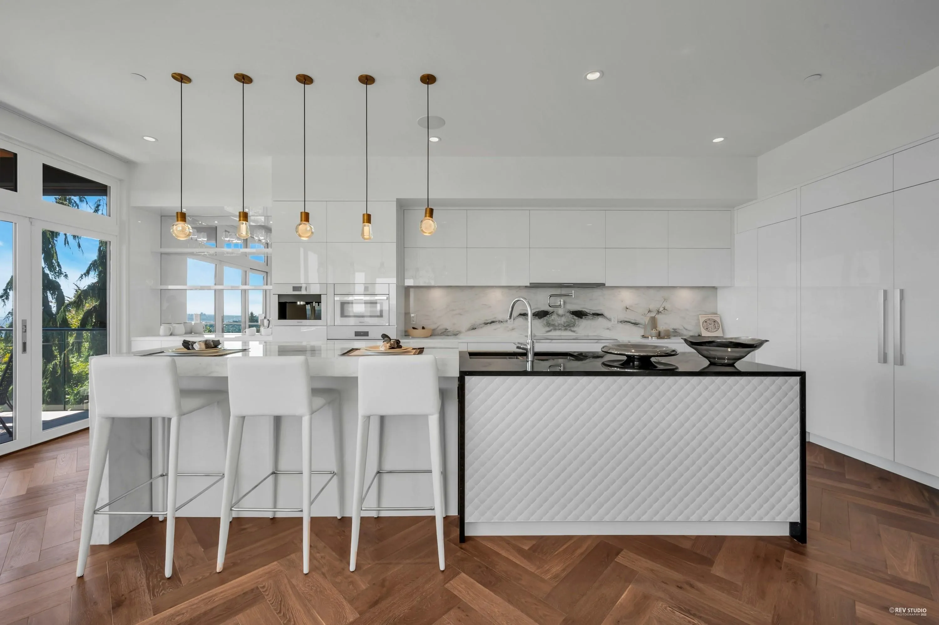 2121 Union Court