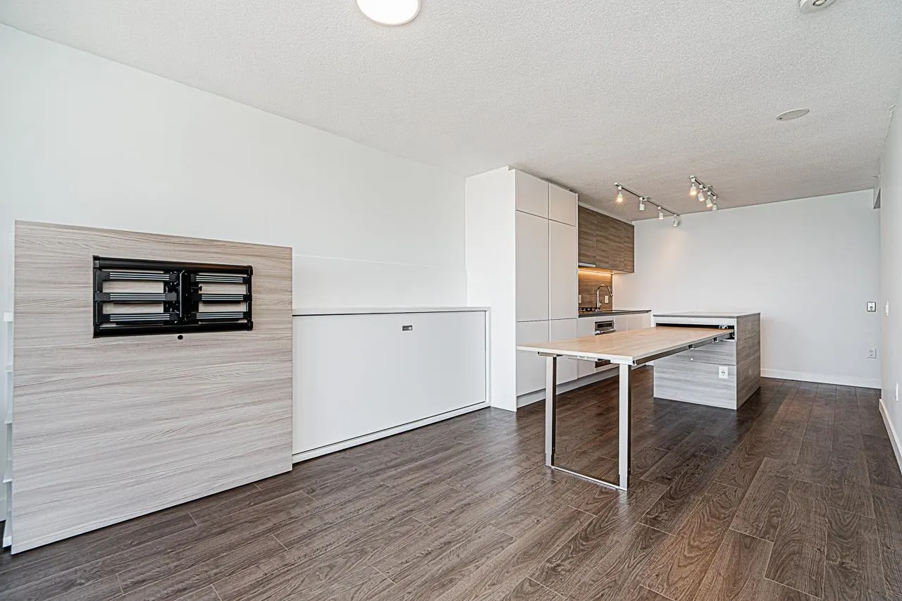 2712 908 Quayside Drive