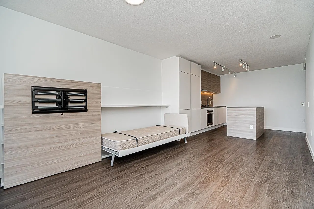 2712 908 Quayside Drive