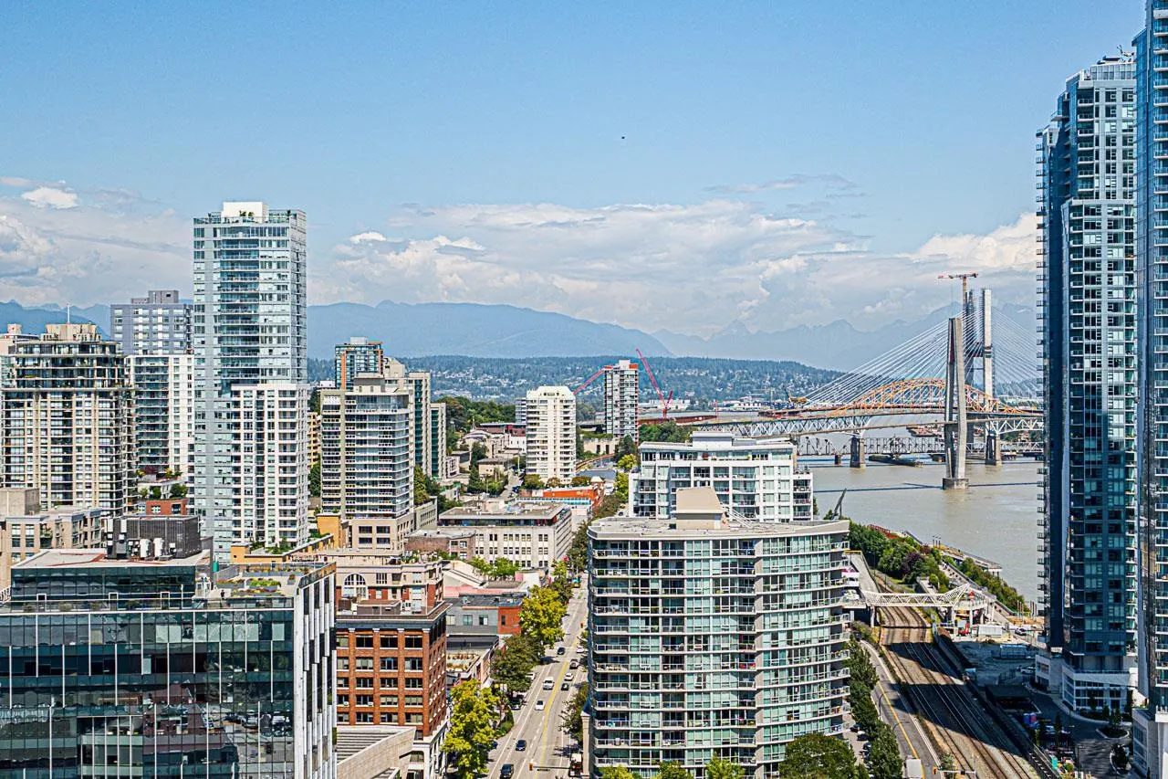 2712 908 Quayside Drive