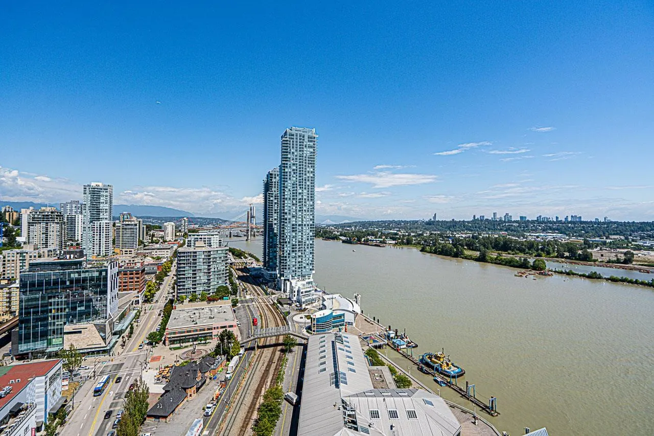2712 908 Quayside Drive
