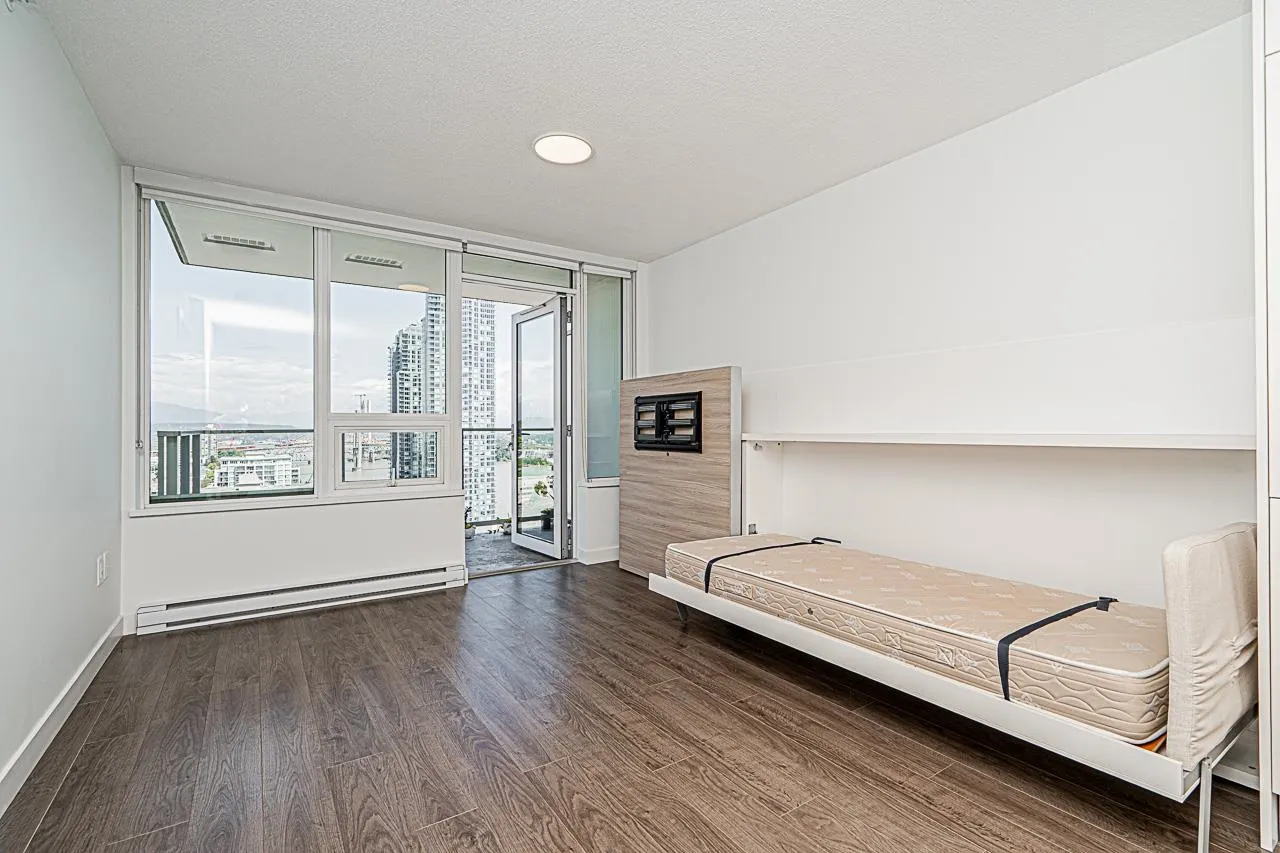 2712 908 Quayside Drive