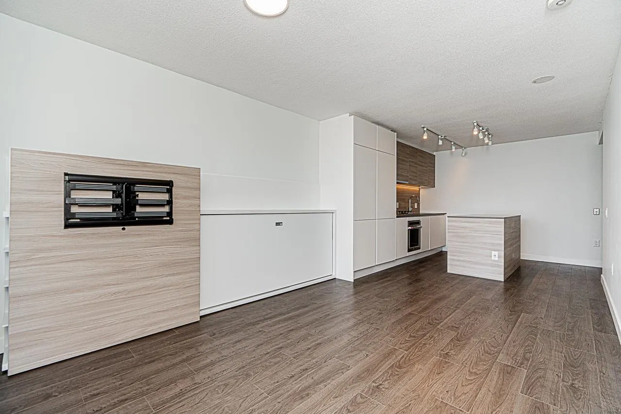 2712 908 Quayside Drive