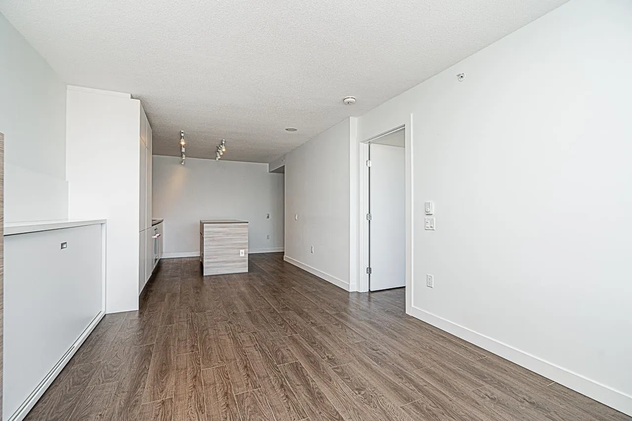 2712 908 Quayside Drive