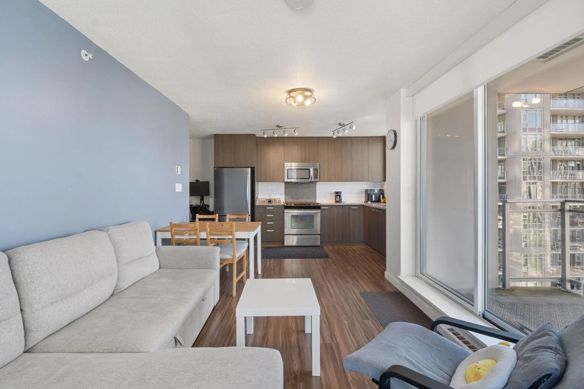 2606 13325 102a Avenue