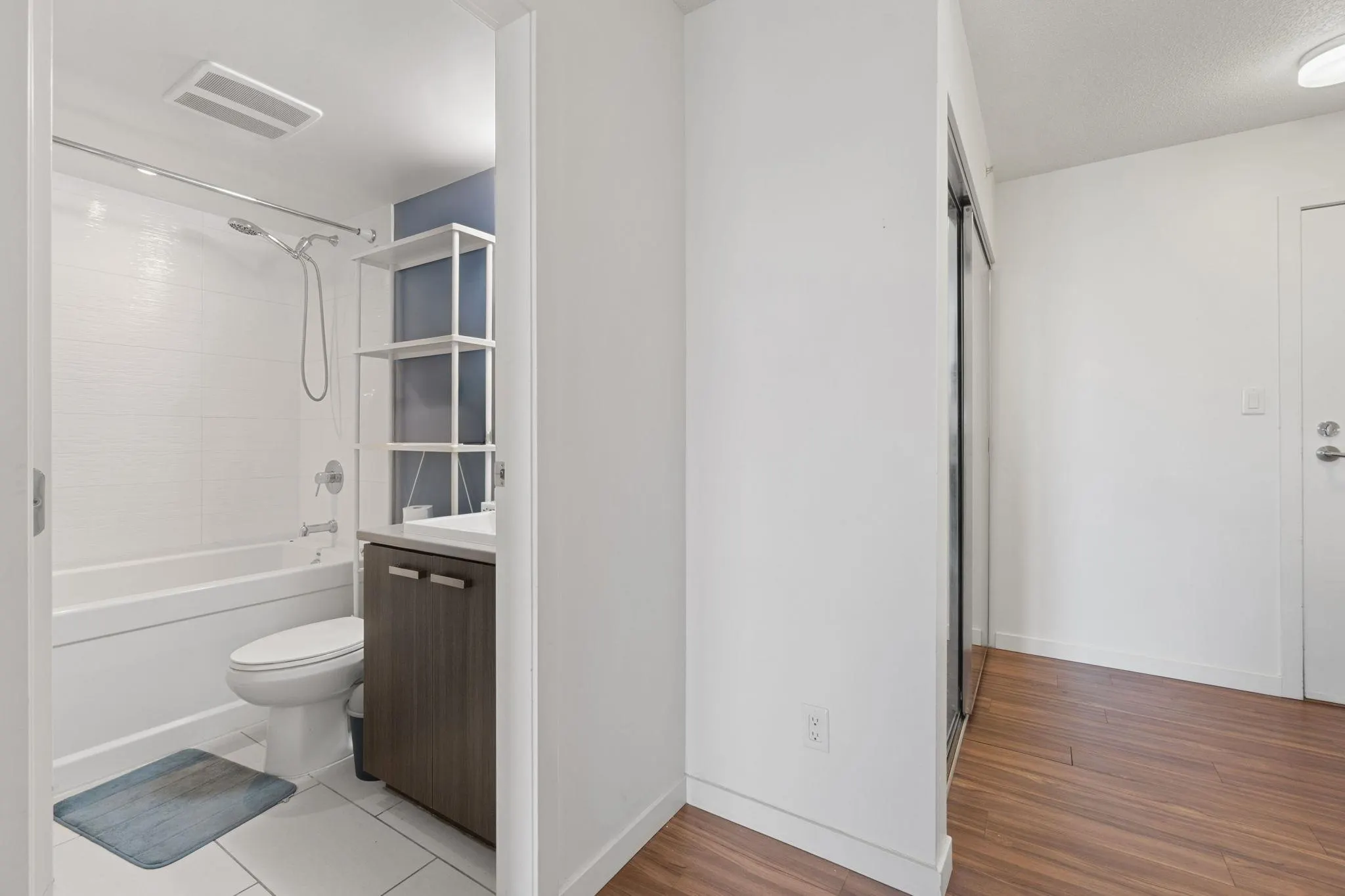 2606 13325 102a Avenue