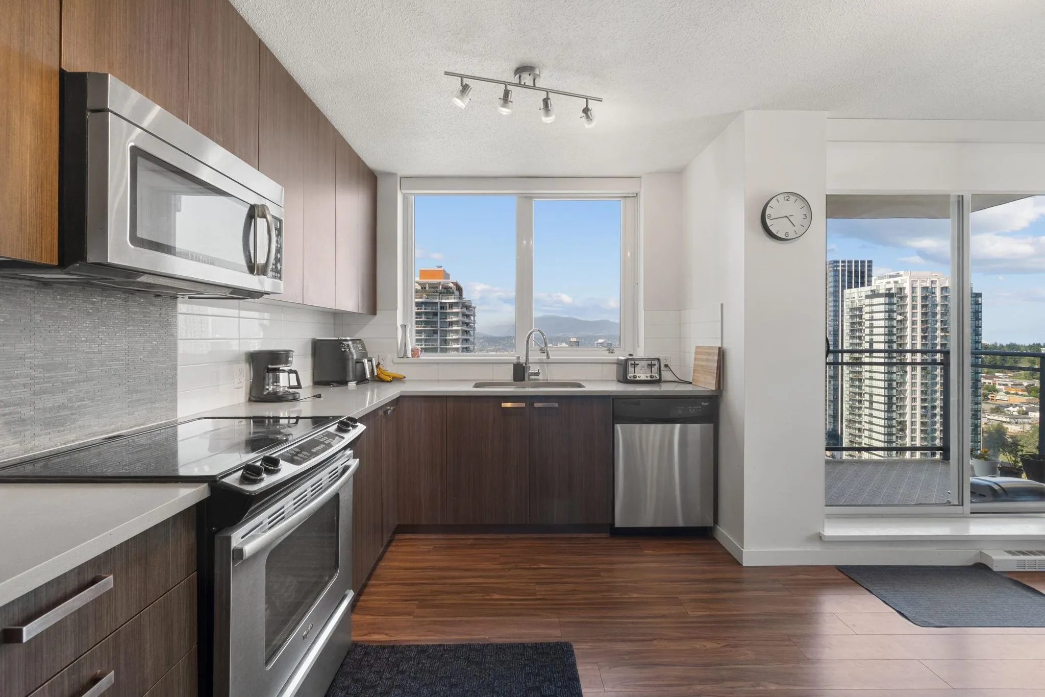 2606 13325 102a Avenue