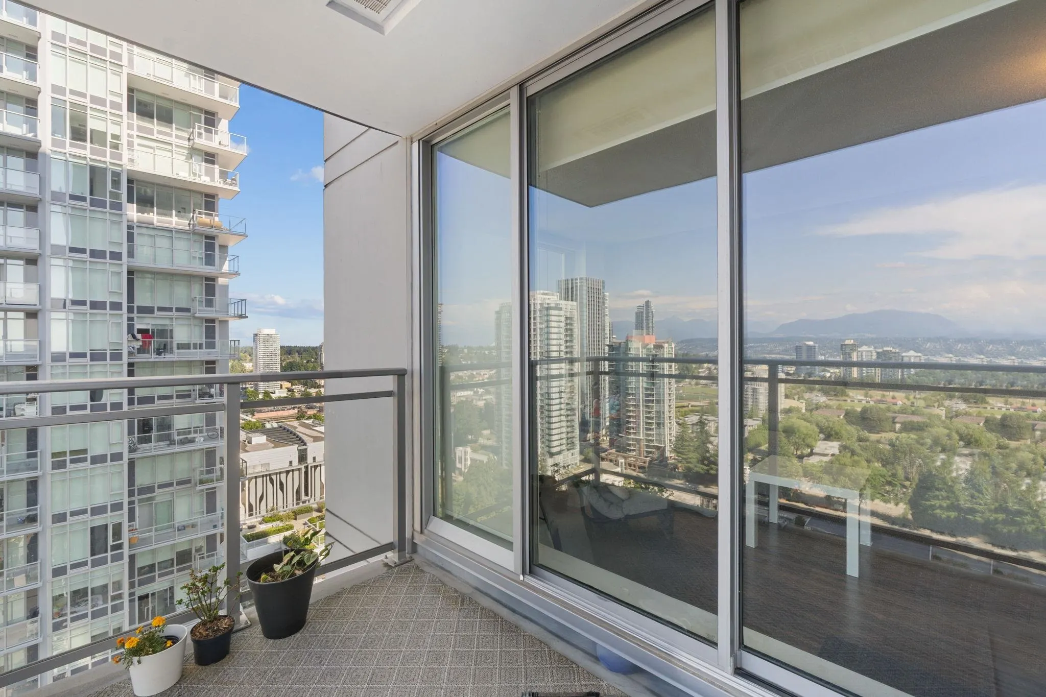 2606 13325 102a Avenue