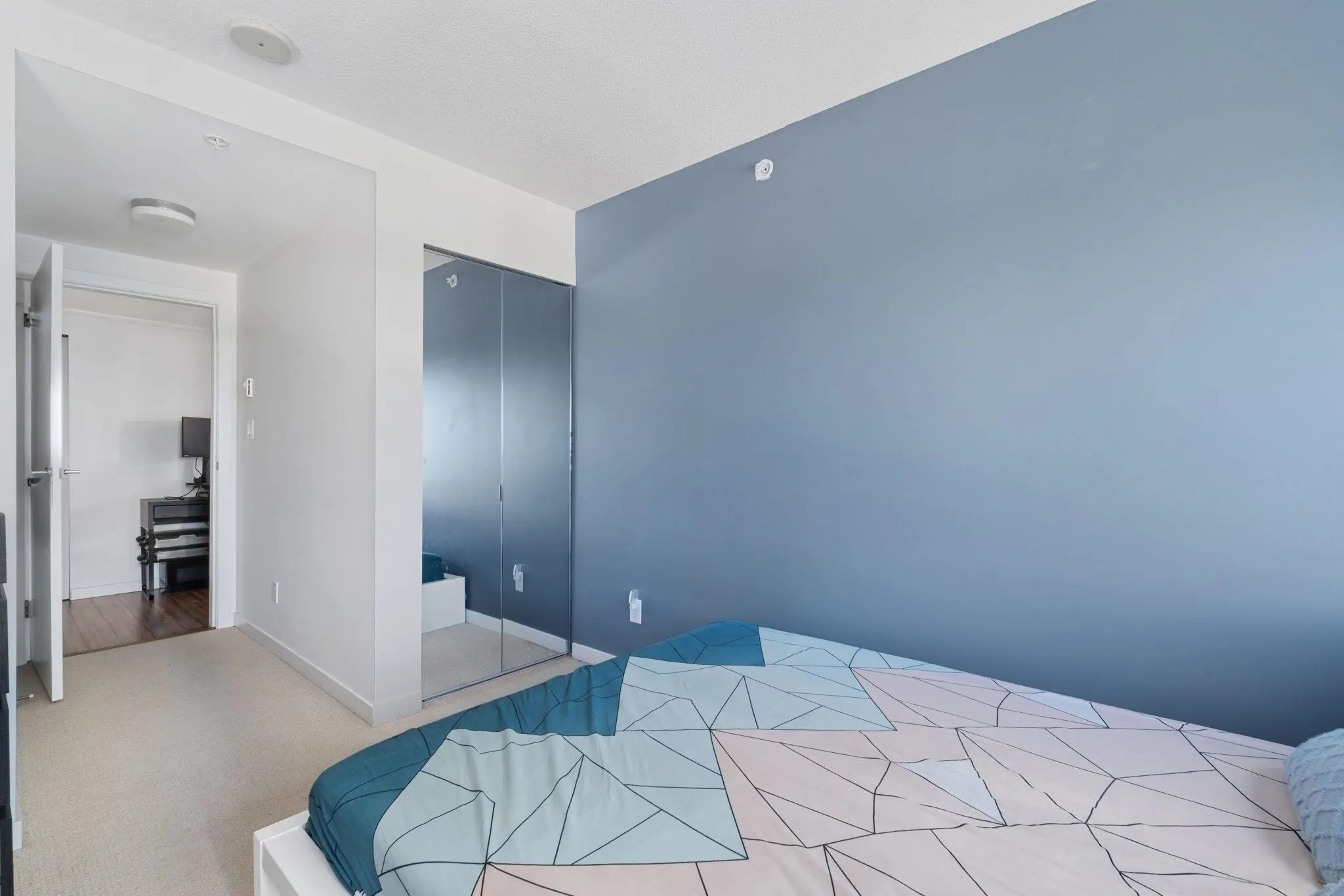 2606 13325 102a Avenue
