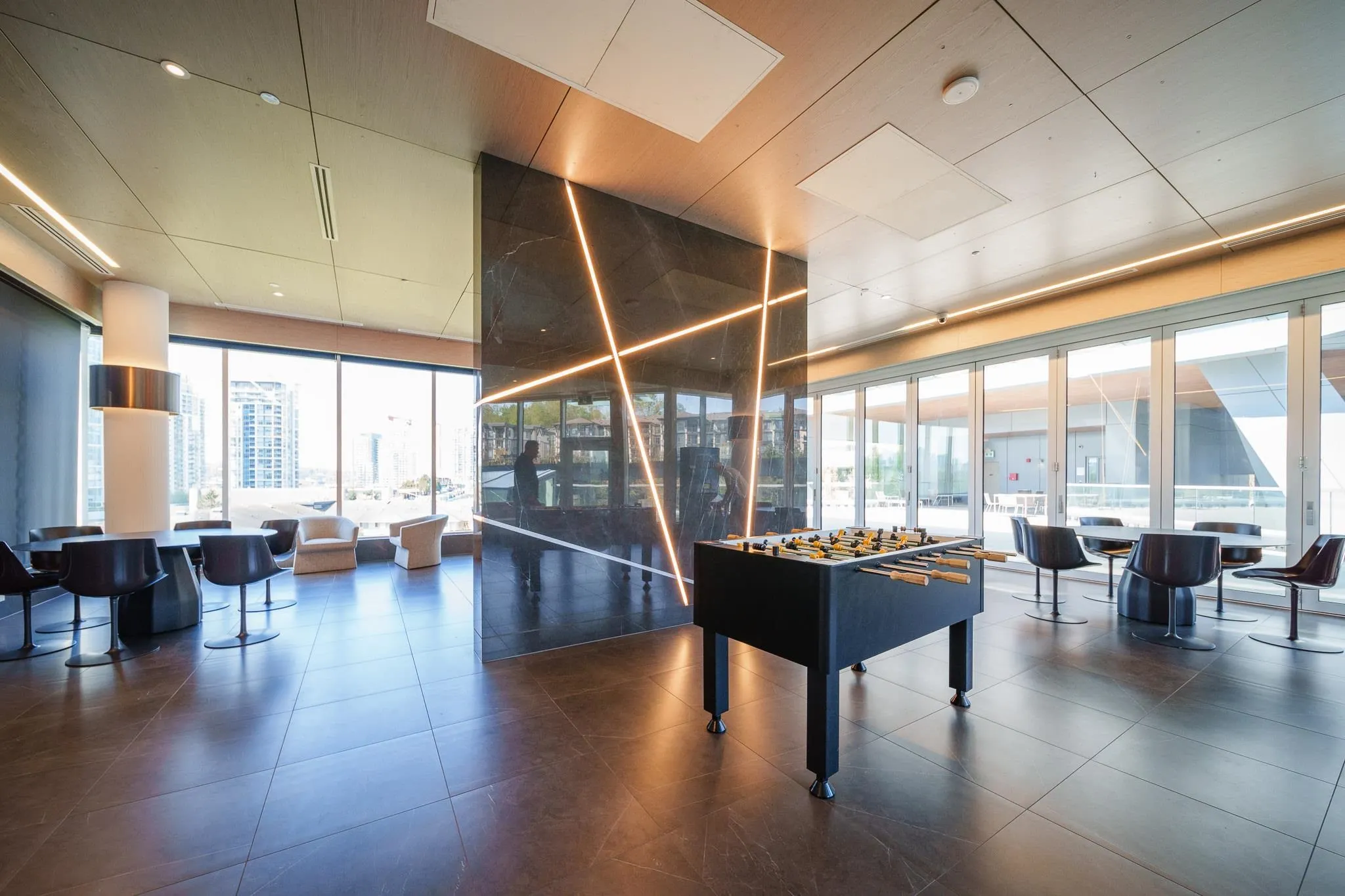 3211 4720 Lougheed Highway