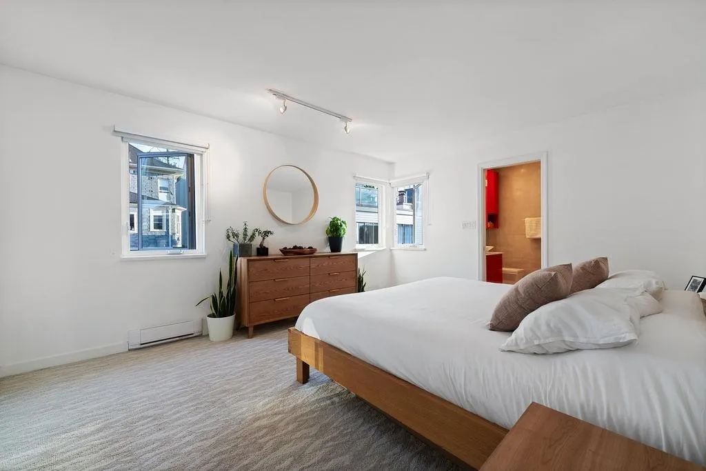 F 1244 W 7th Avenue
