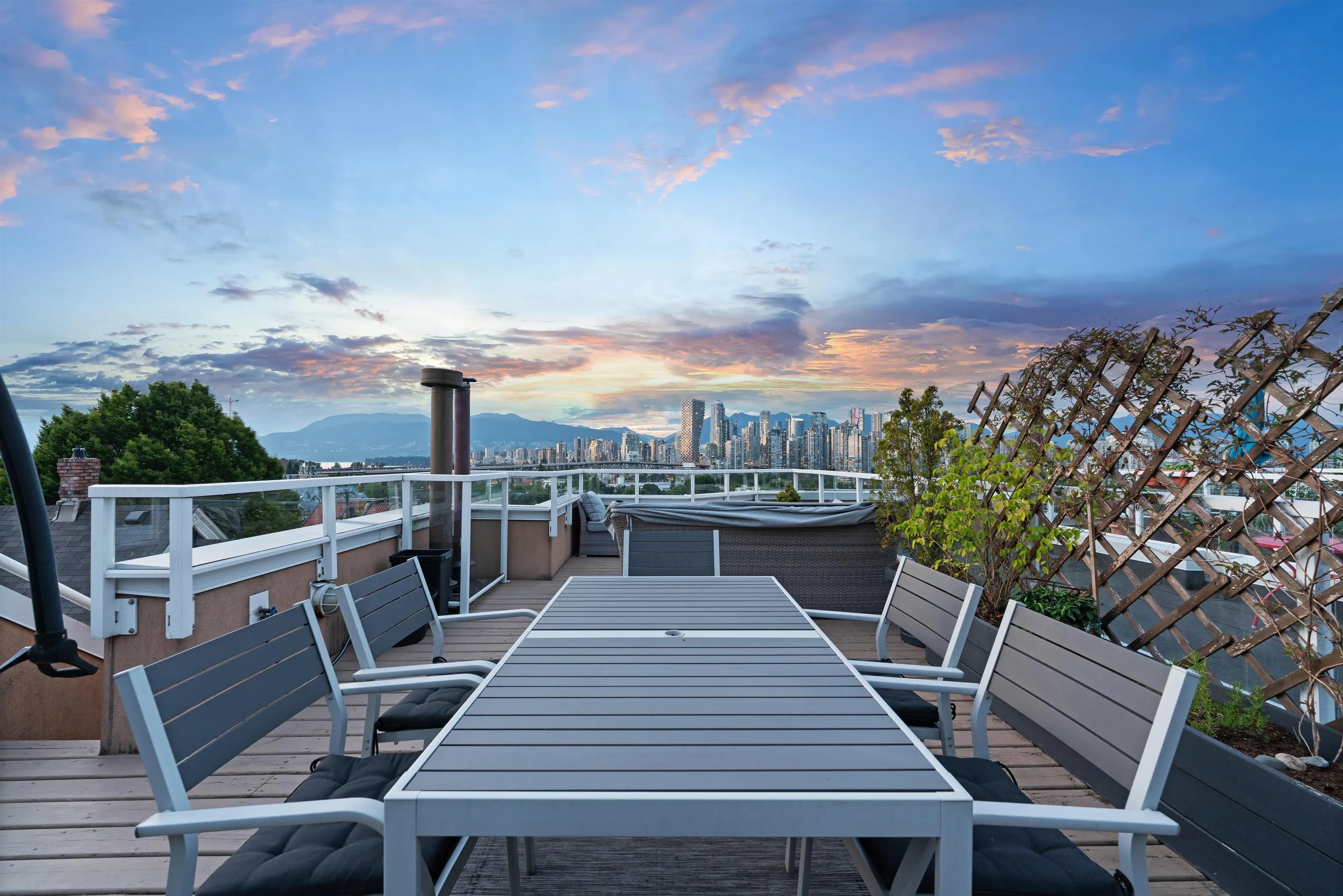 F 1244 W 7th Avenue