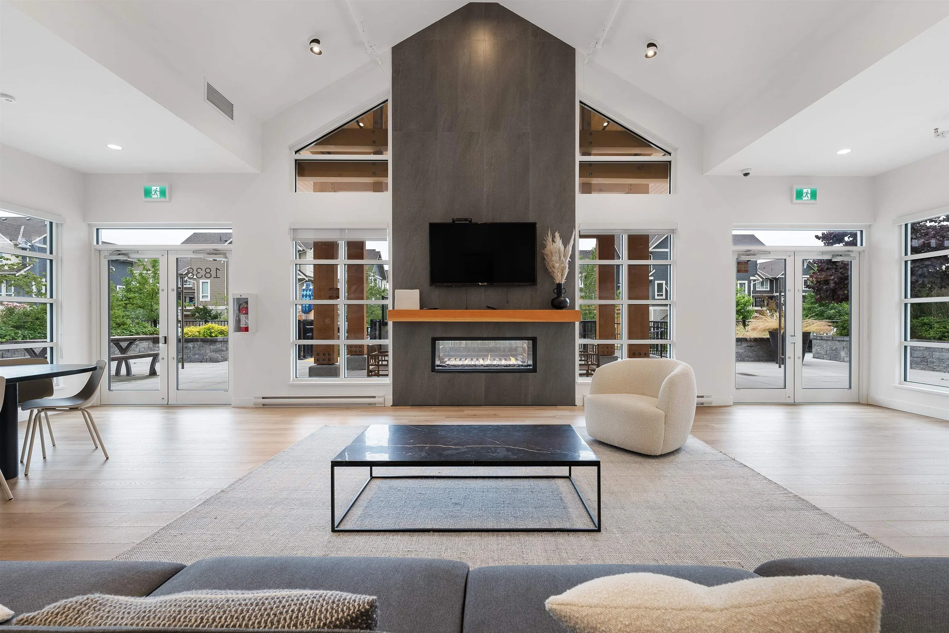 401 1892 Starling Drive